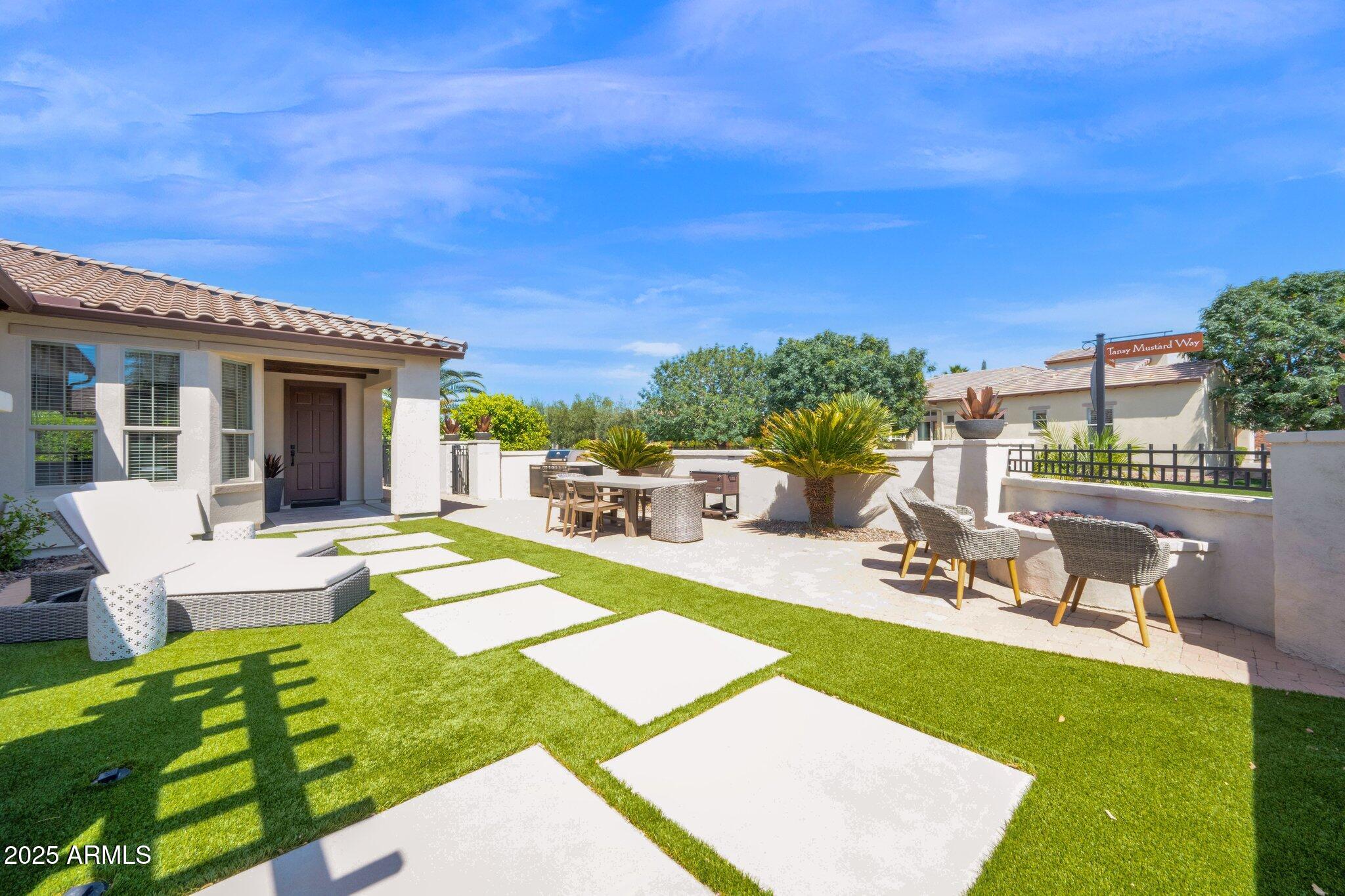 Homes 4 1462 E SWEET CITRUS Drive