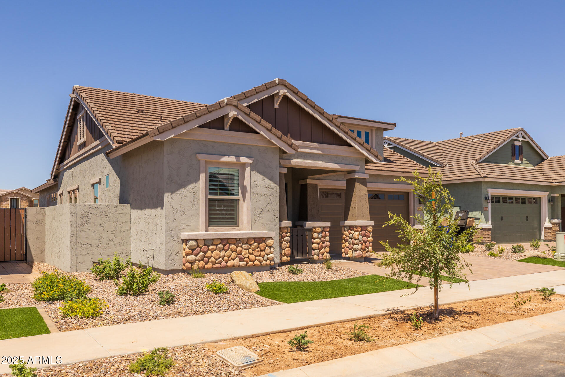 4252 E BERNICE Street