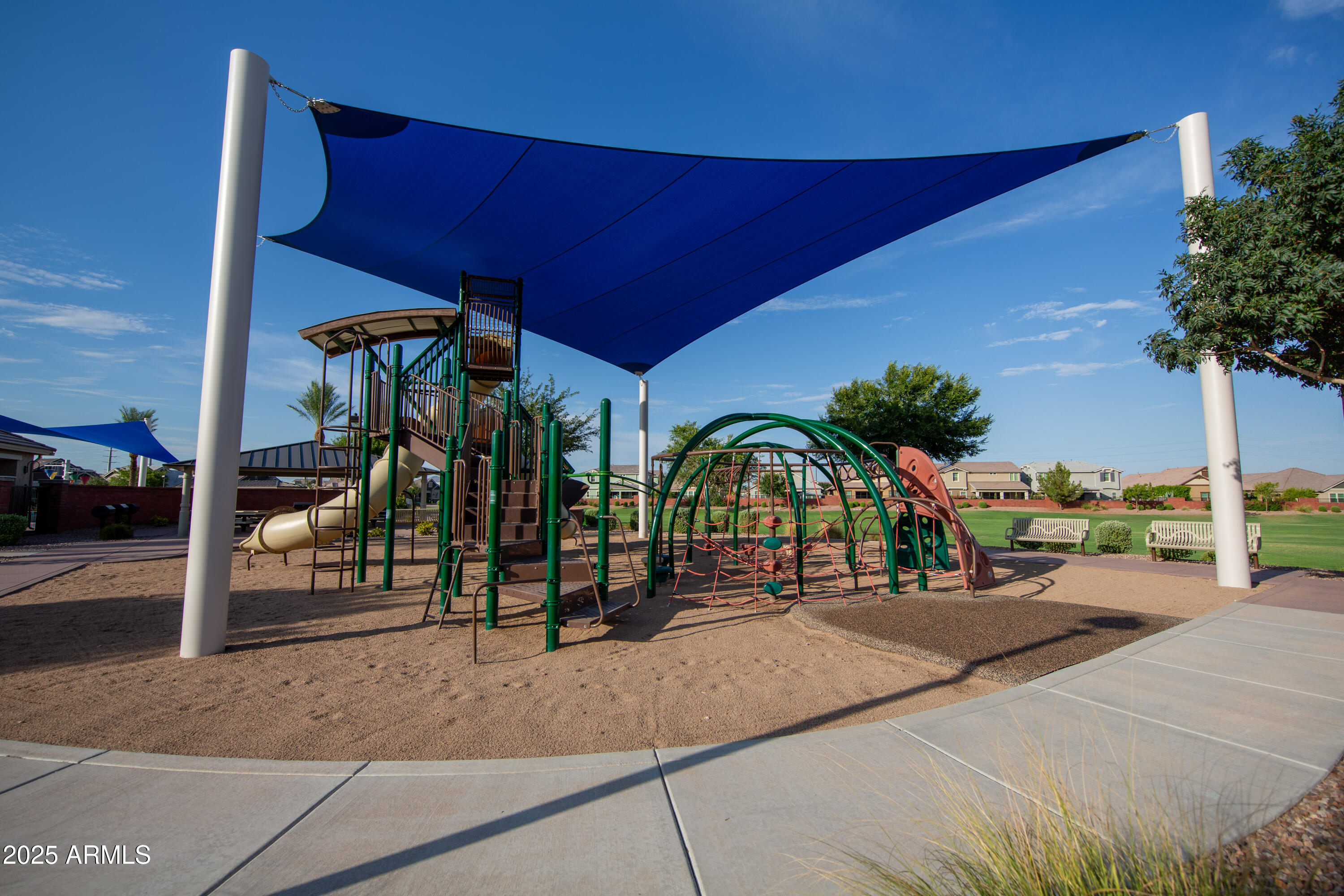 4252 E BERNICE Street