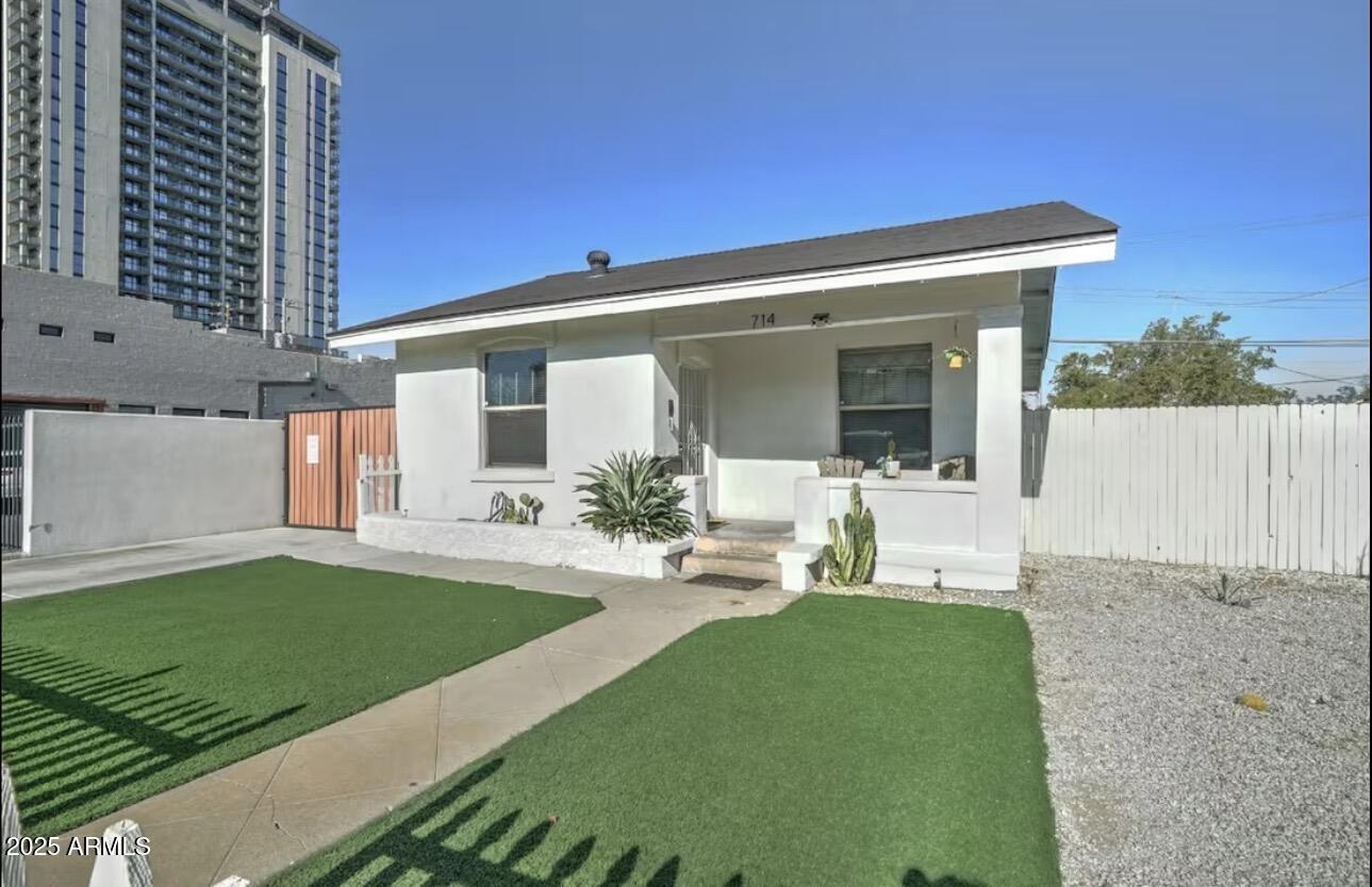 714 E McKinley Street