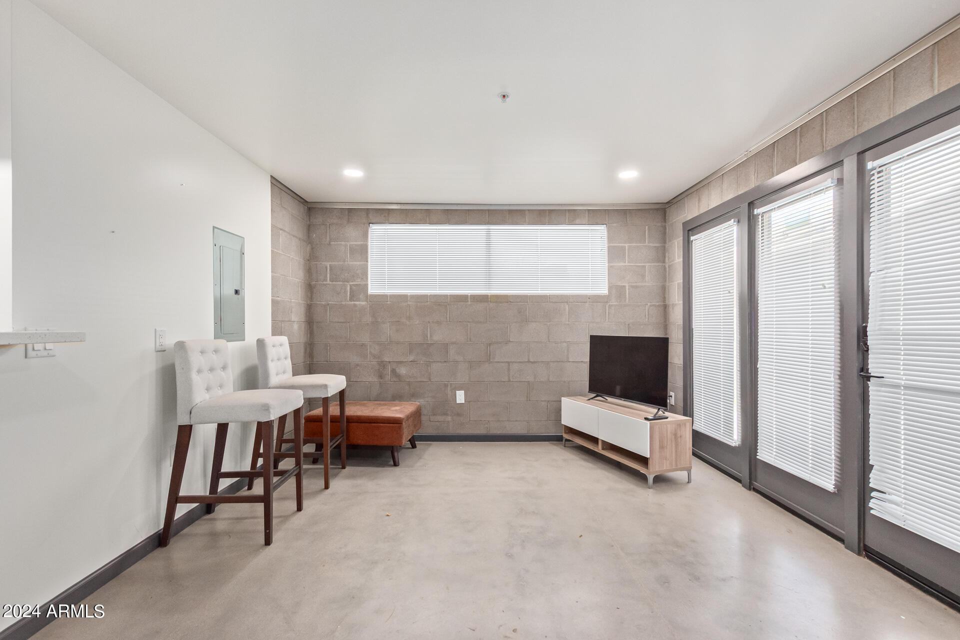 129 N 11th Avenue Apt 1B