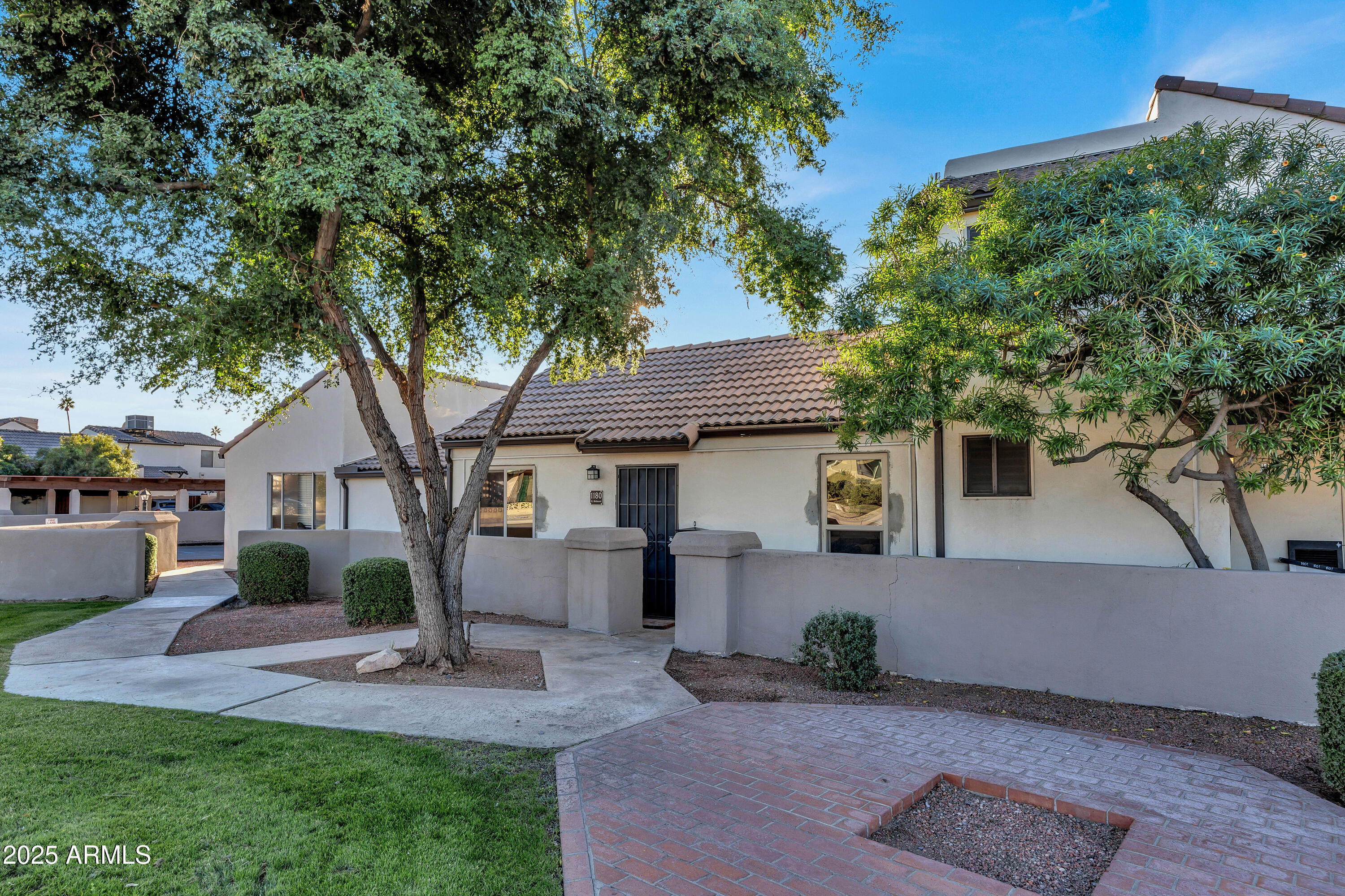 1180 E BELMONT Avenue