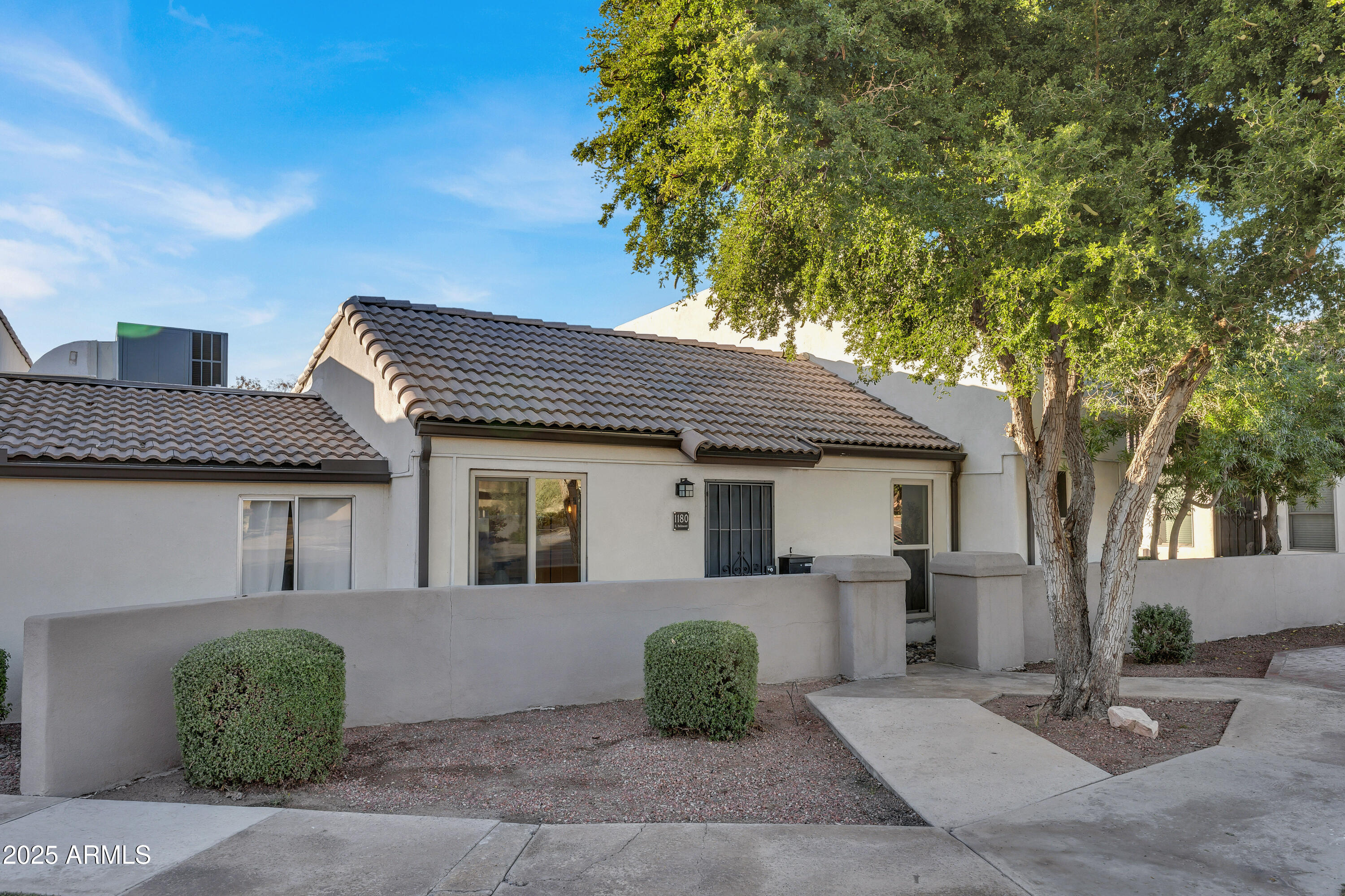 1180 E BELMONT Avenue