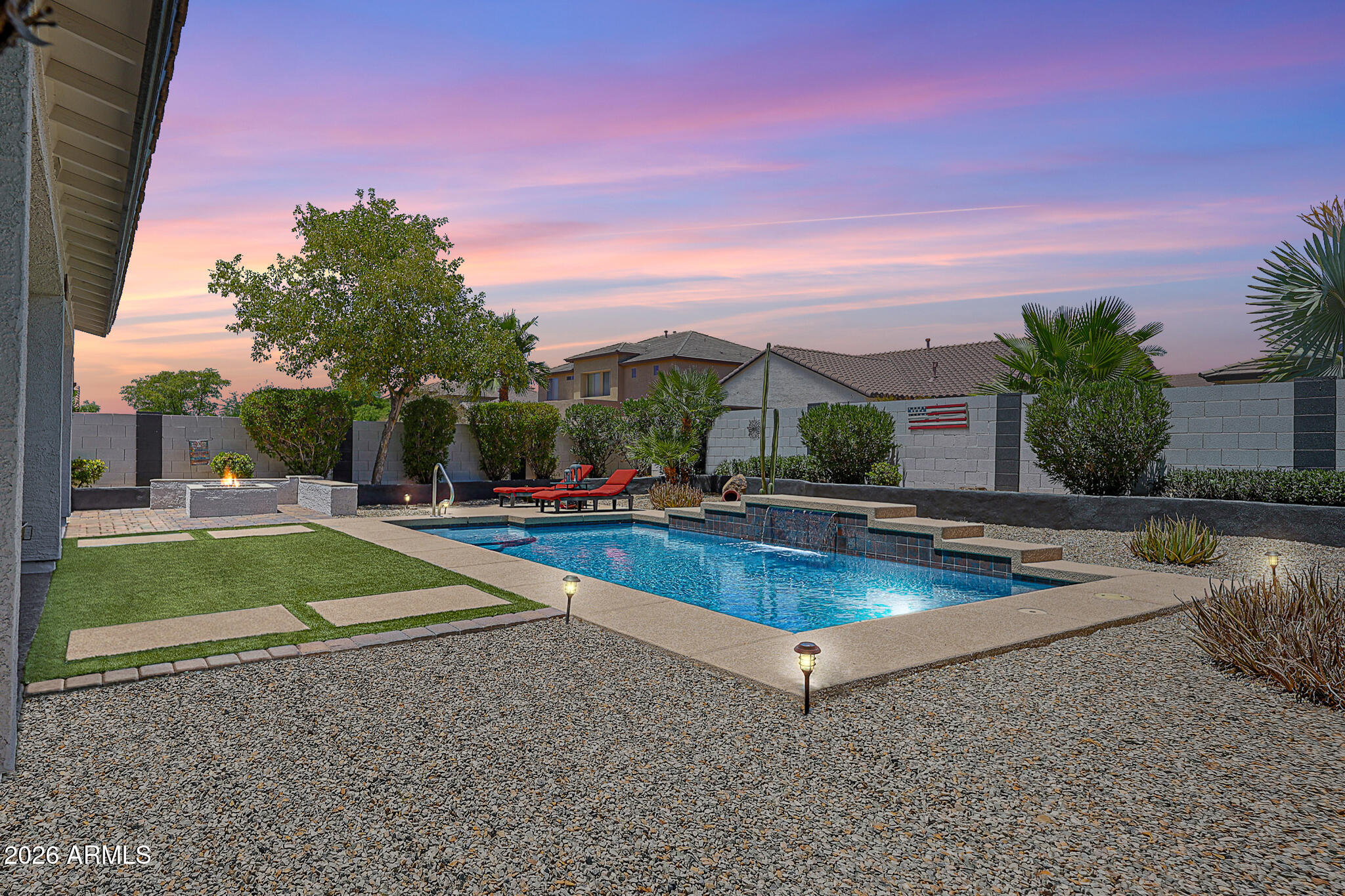 18140 W BUCKHORN Drive