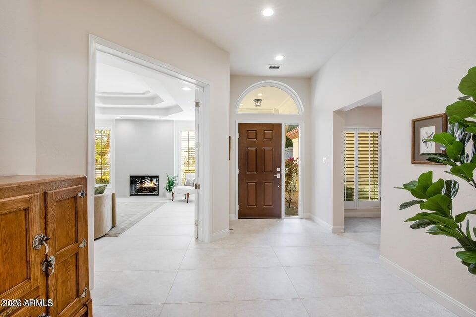 2514 E MONTEBELLO Avenue