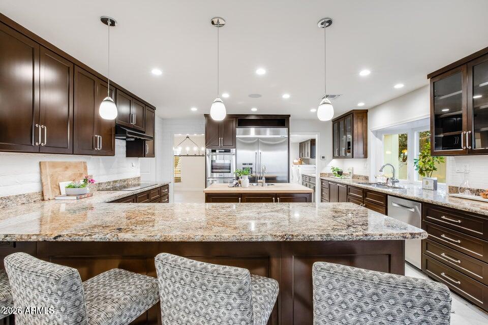 2514 E MONTEBELLO Avenue