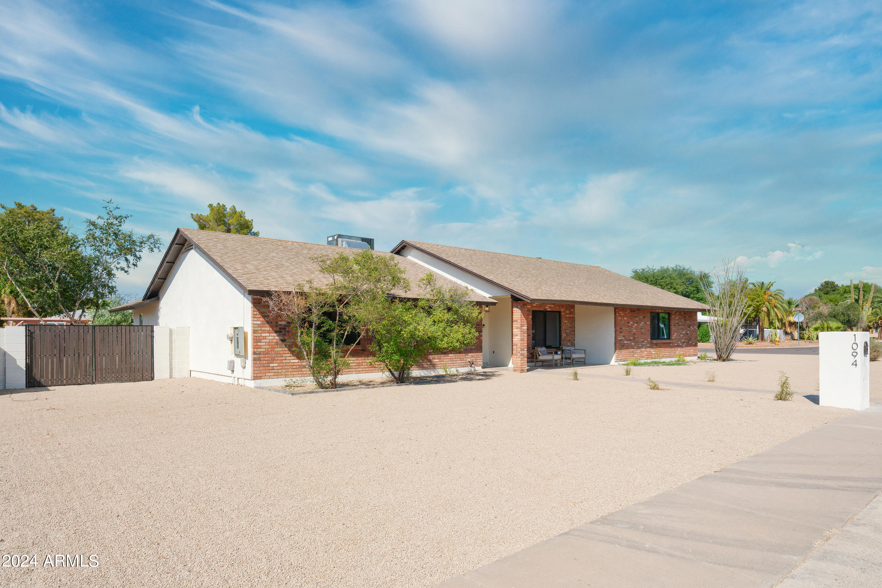 1094 E SENATE Circle