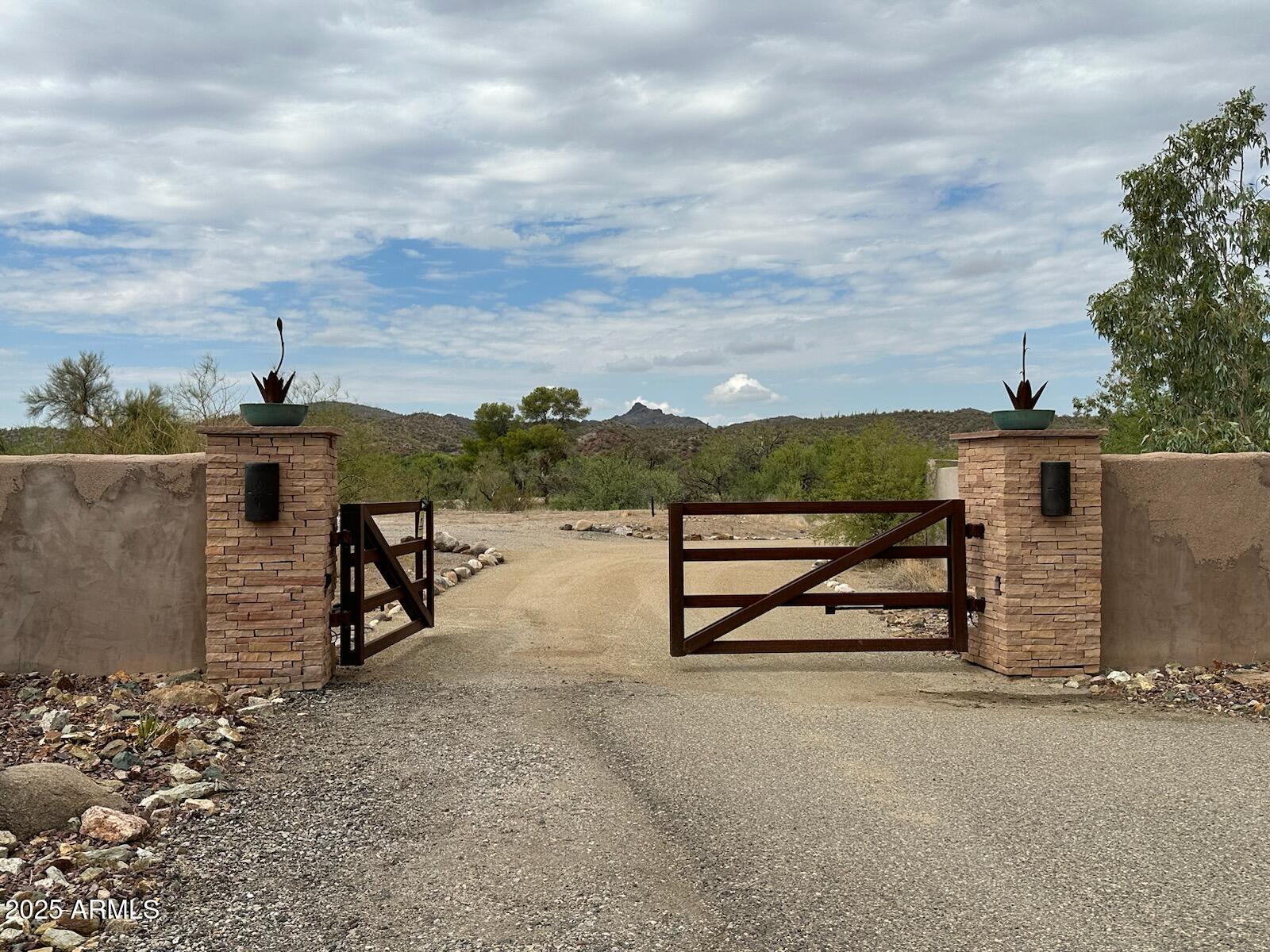 Lazy RC Ranch, Historic Brill Ranch on the Hassayampa River, Bordering the Nature Conservancy - Residential