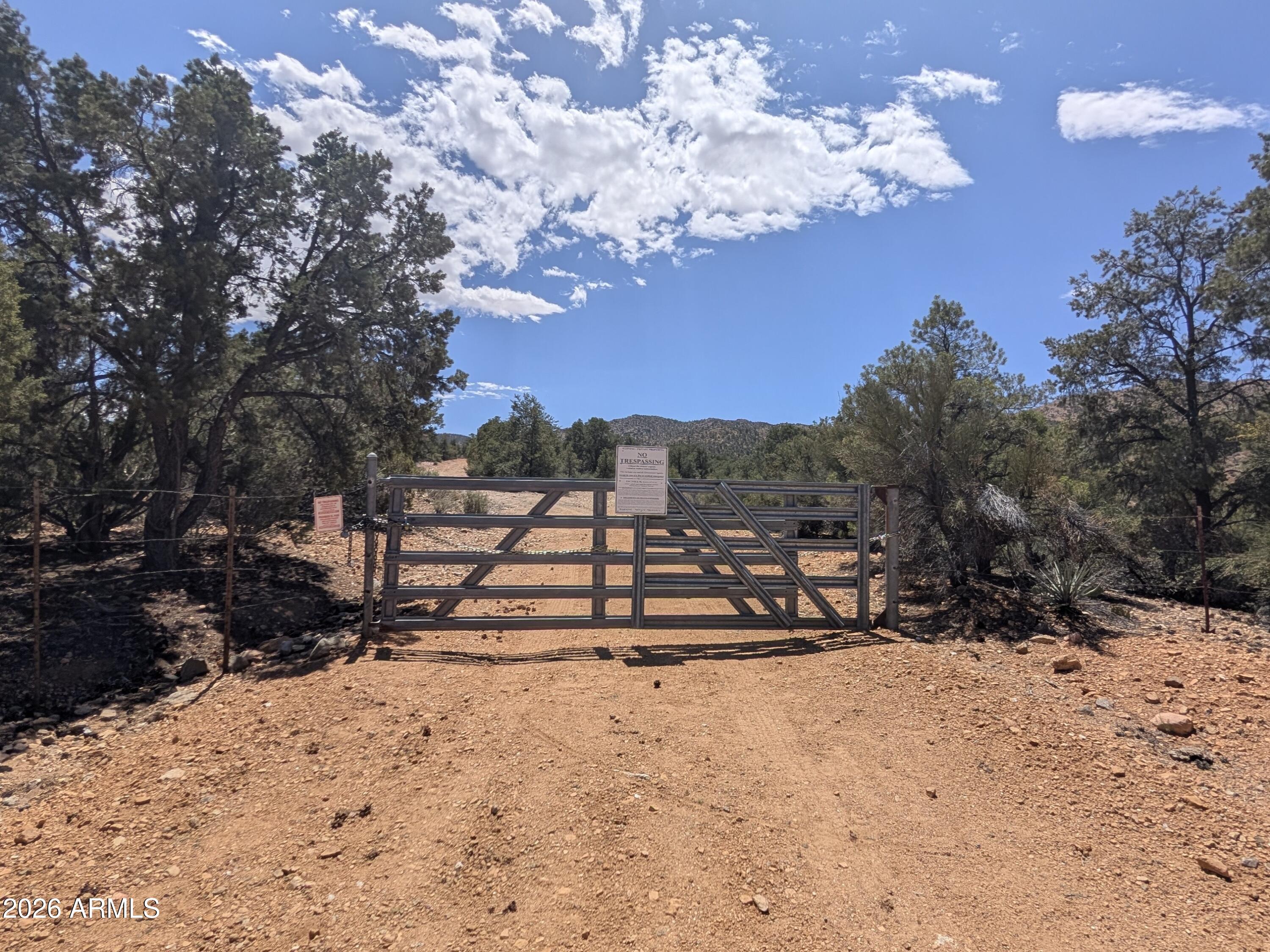 - Hackberry Mine Mohave County -- -