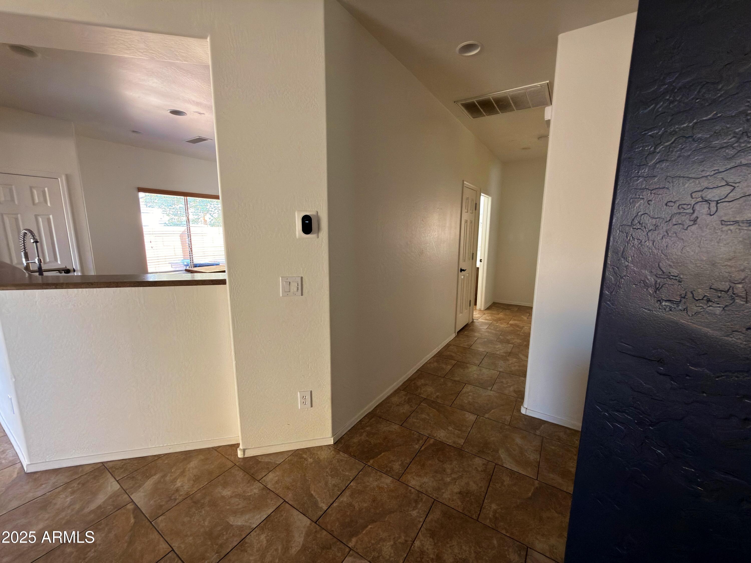 26140 W RUNION Drive