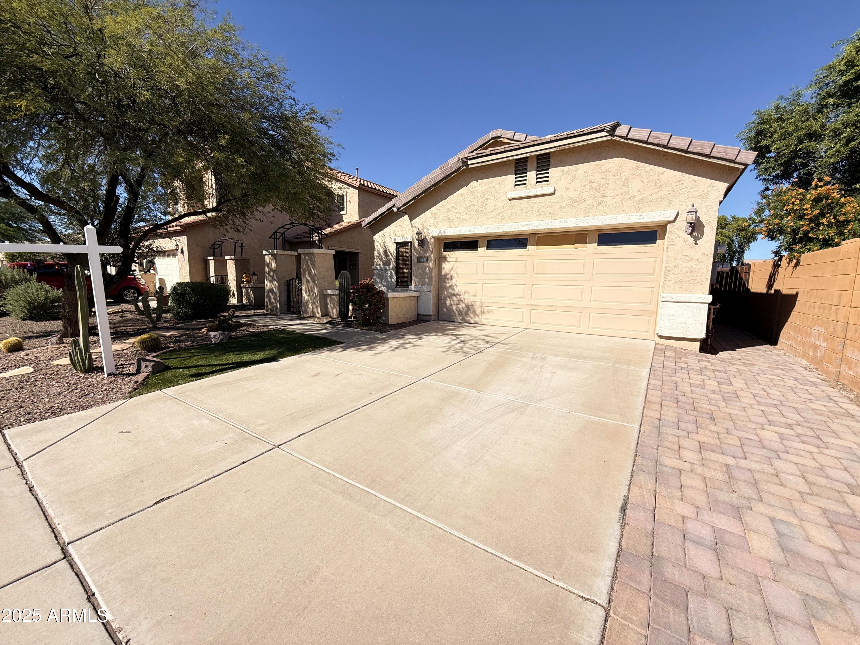 26140 W RUNION Drive