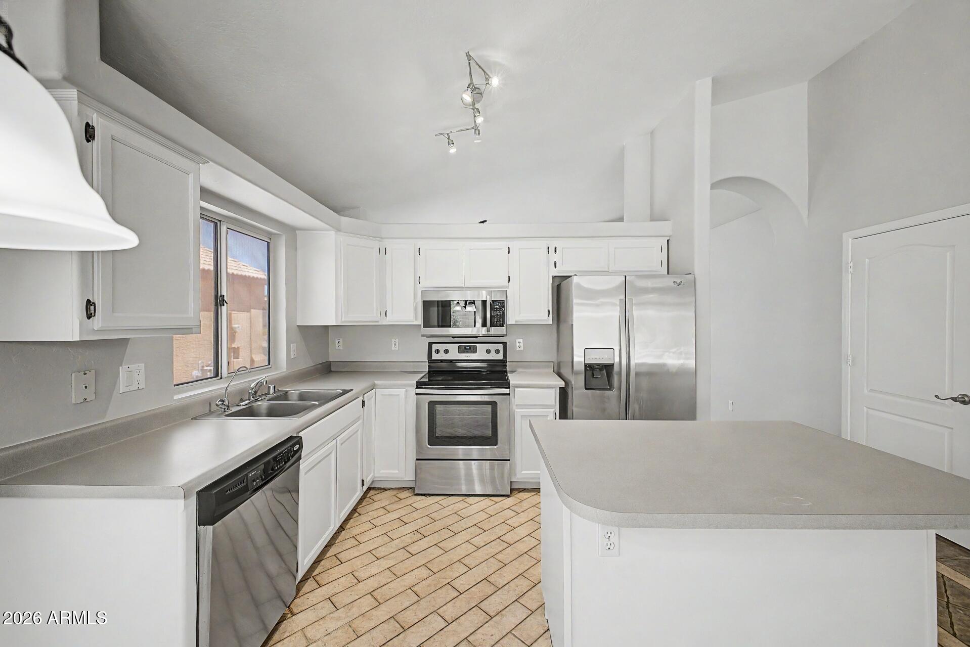 210 W MANOR Street