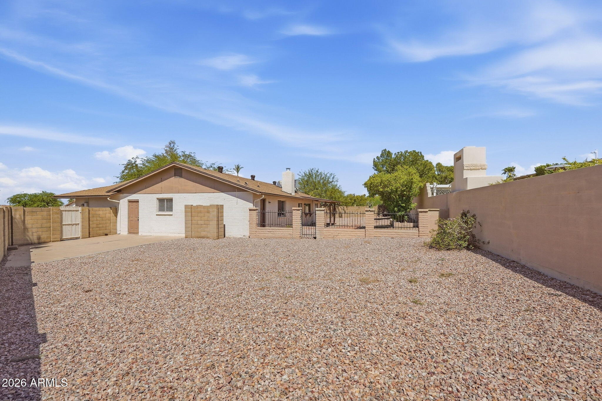 852 E ACAPULCO Lane