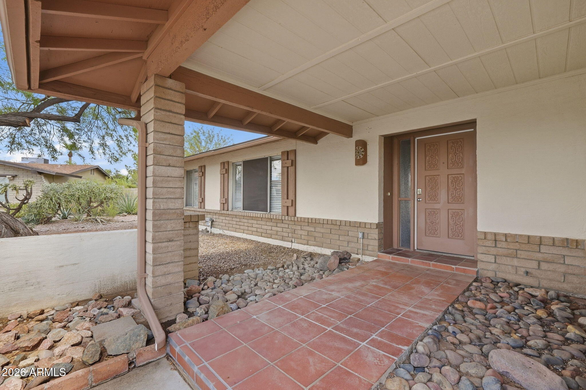 852 E ACAPULCO Lane