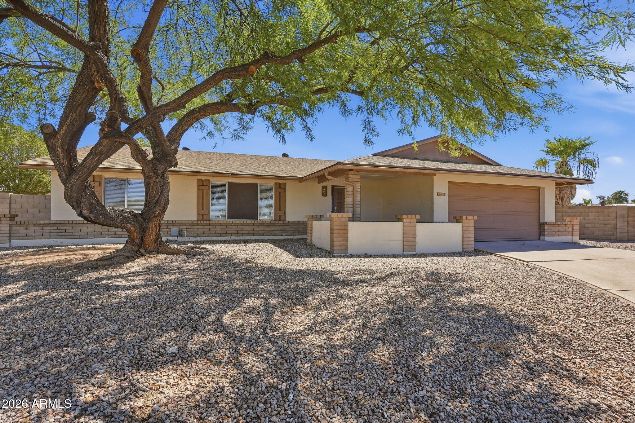 852 E ACAPULCO Lane