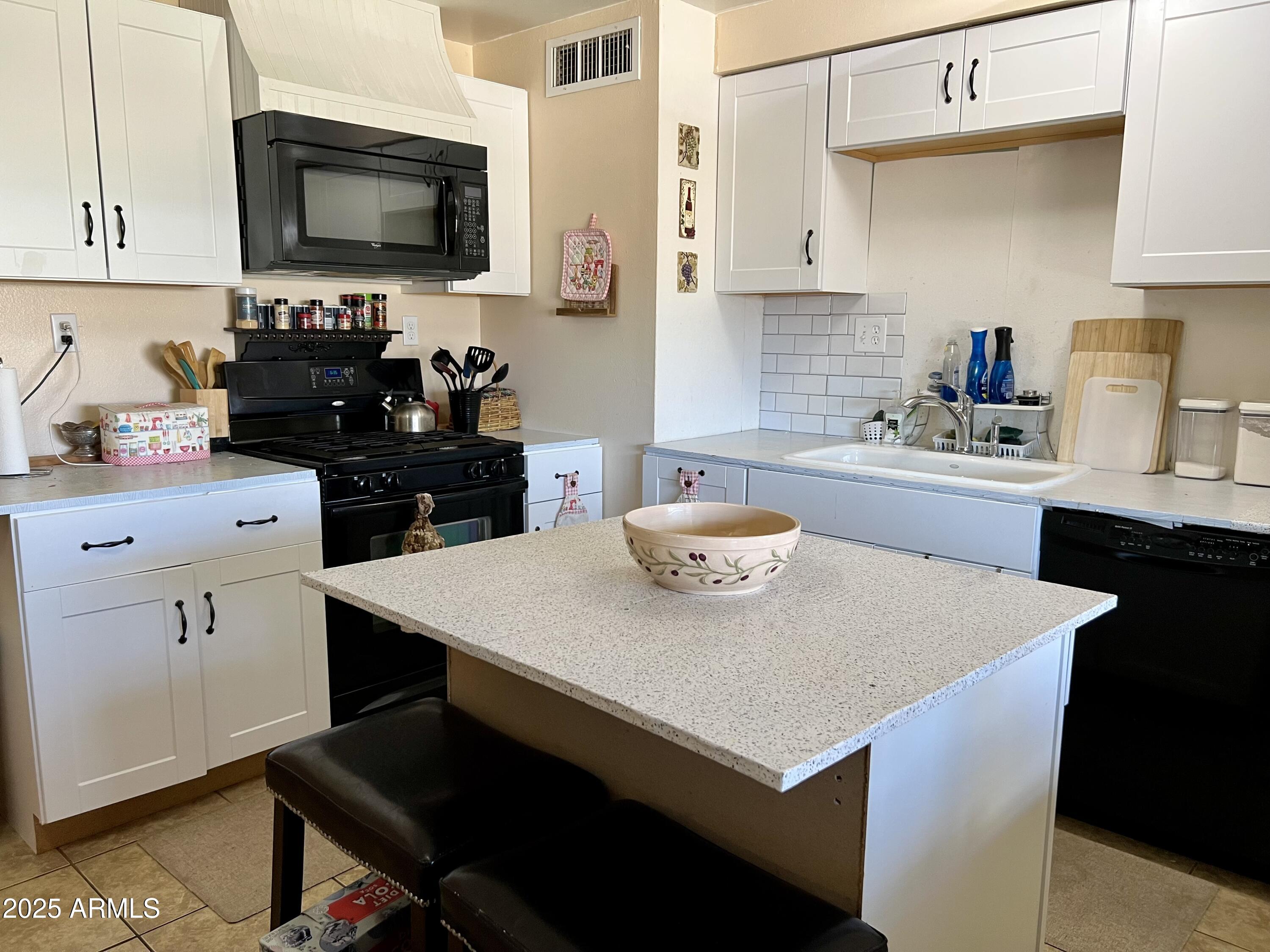 11118 W Missouri Avenue