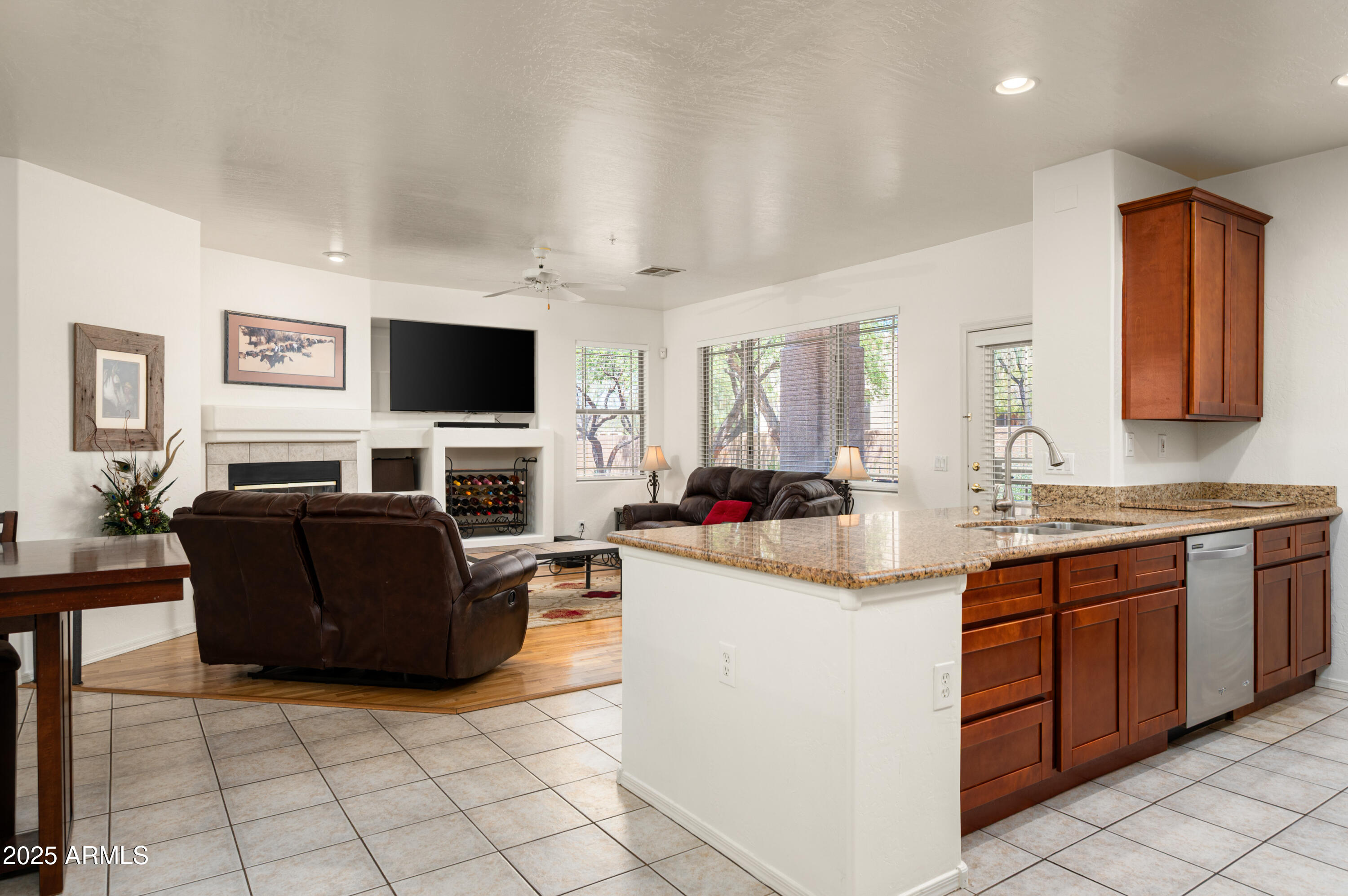 11500 E COCHISE Drive 1047