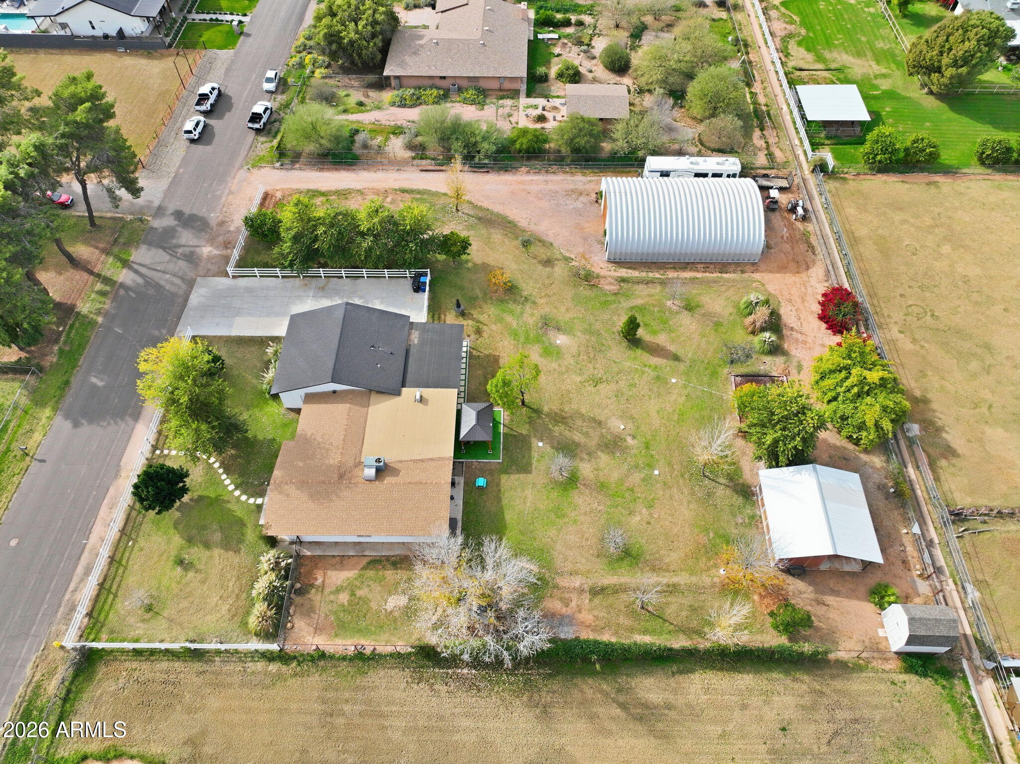 2858 E REDFIELD Road