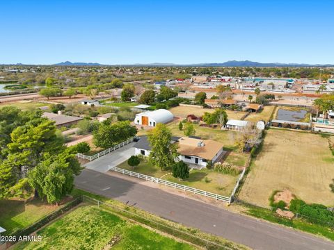 2858 E REDFIELD Road Gilbert AZ 85234