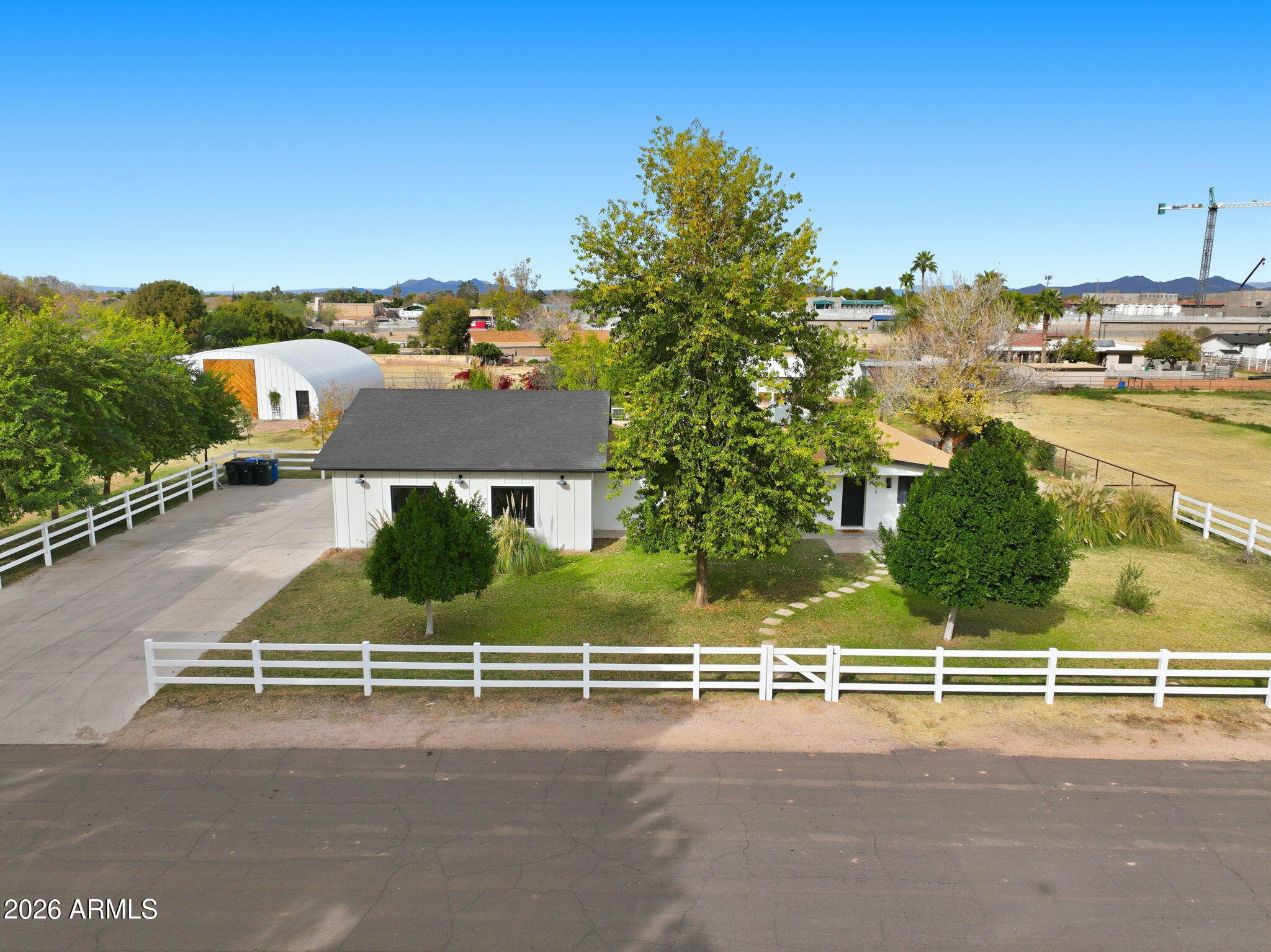 2858 E REDFIELD Road