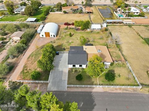 2858 E REDFIELD Road Gilbert AZ 85234