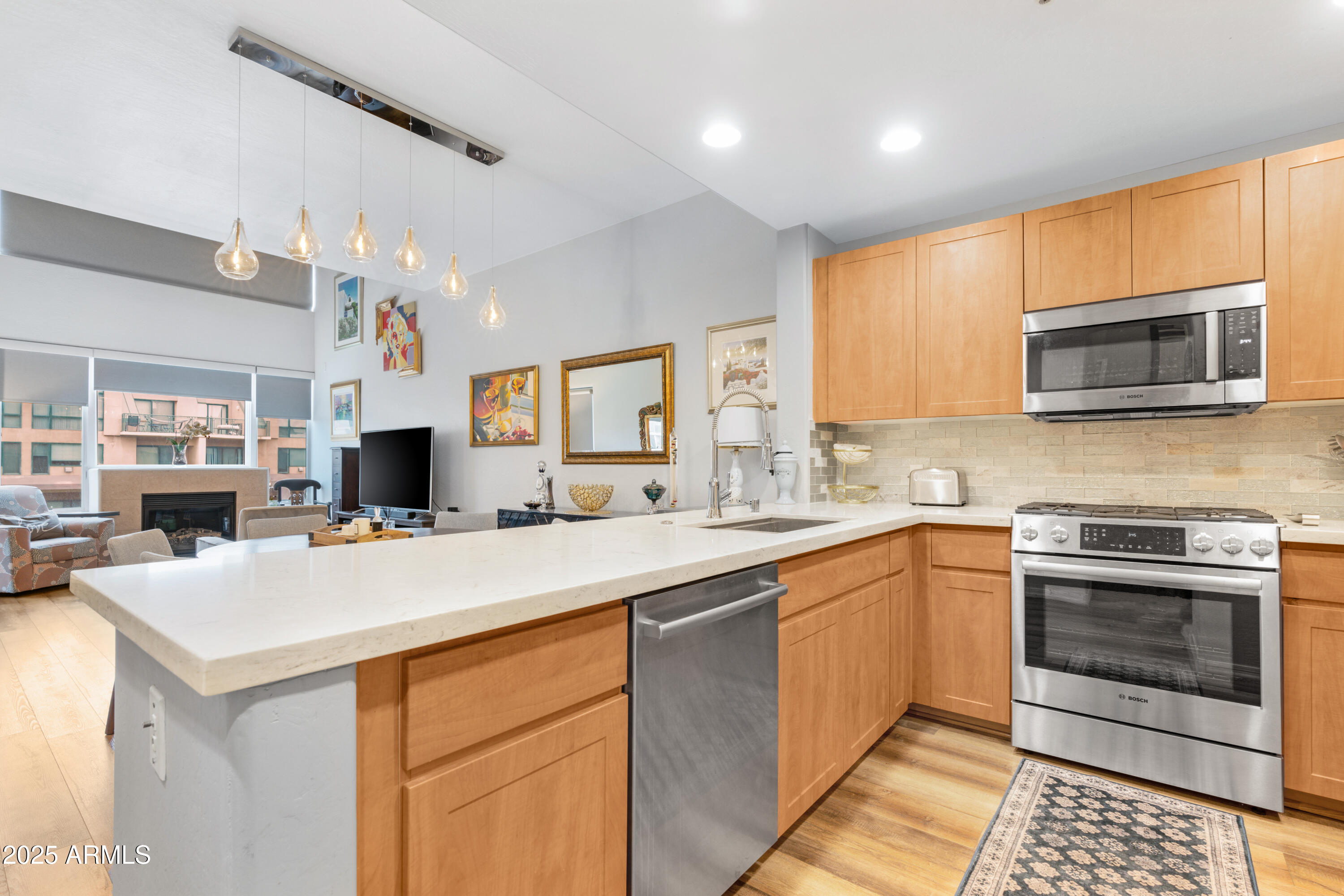 16 W ENCANTO Boulevard 609