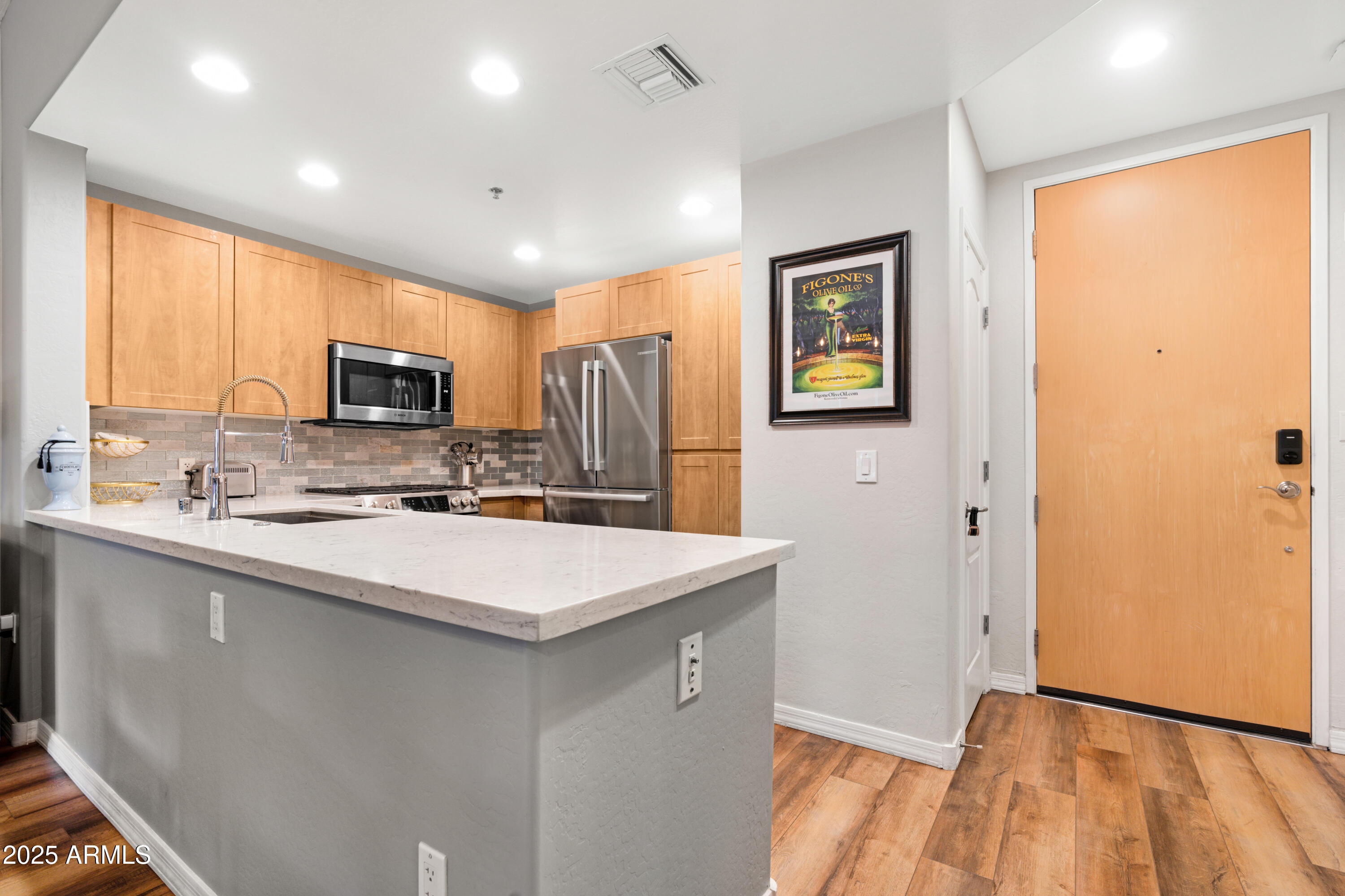16 W ENCANTO Boulevard 609