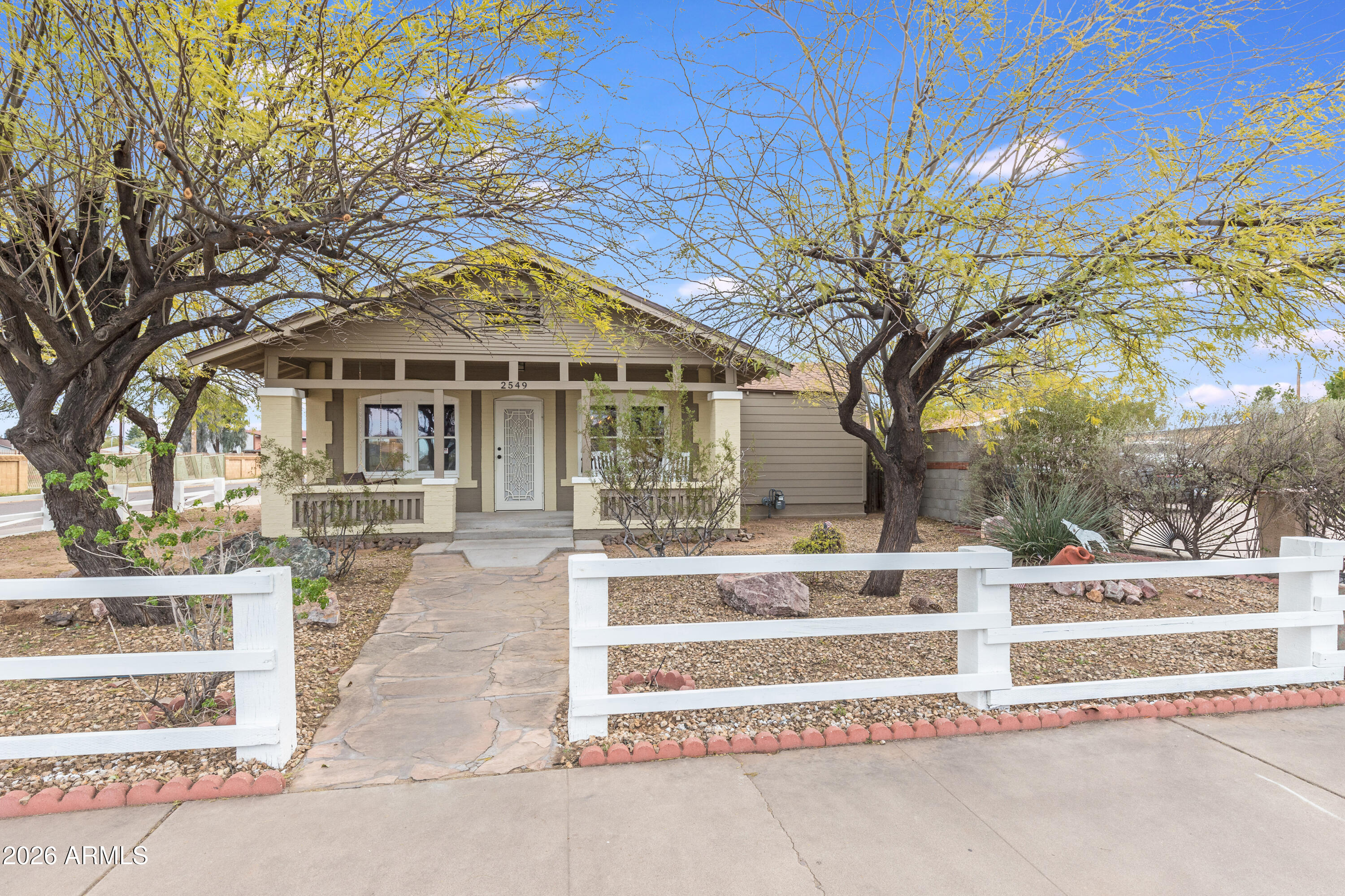 2549 N MITCHELL Street