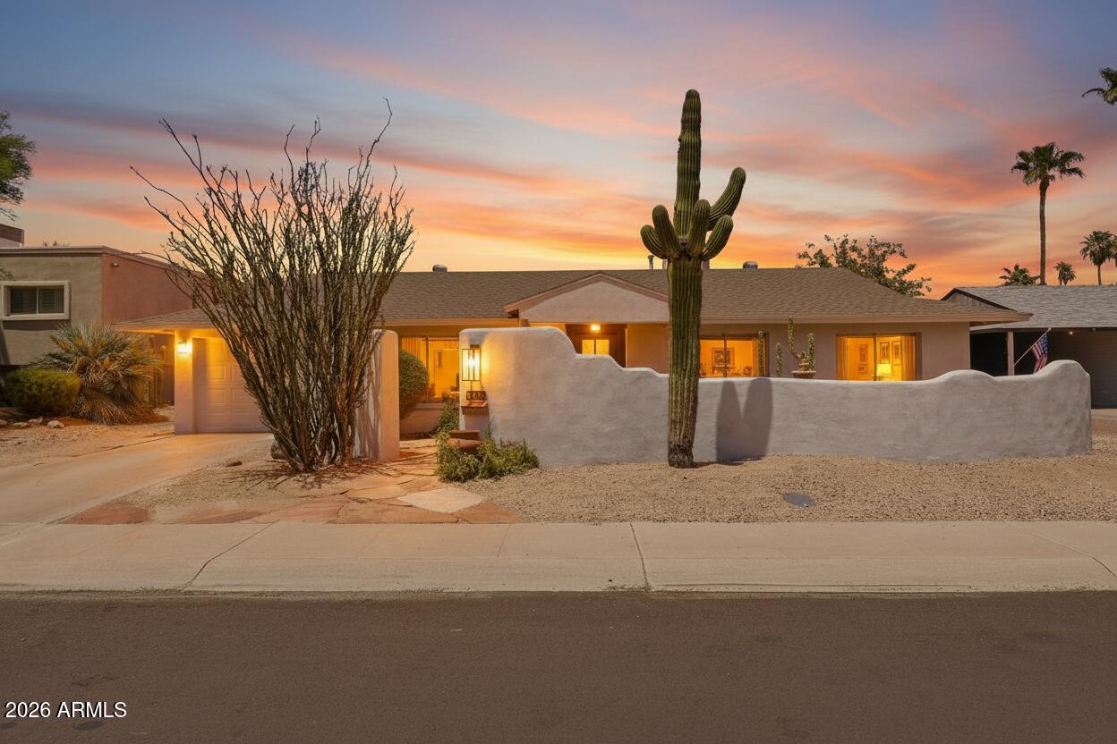 8320 E BUENA TERRA Way