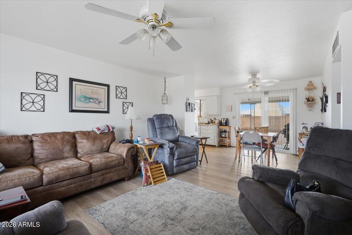 302 N 61ST Way