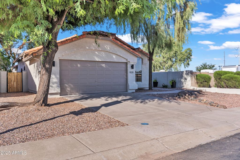 Photo of 1020 W Myrna Lane, Tempe, AZ 85284 (MLS # 6925717)
