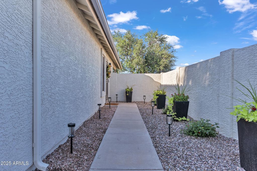 Photo of 1020 W Myrna Lane, Tempe, AZ 85284 (MLS # 6925717)