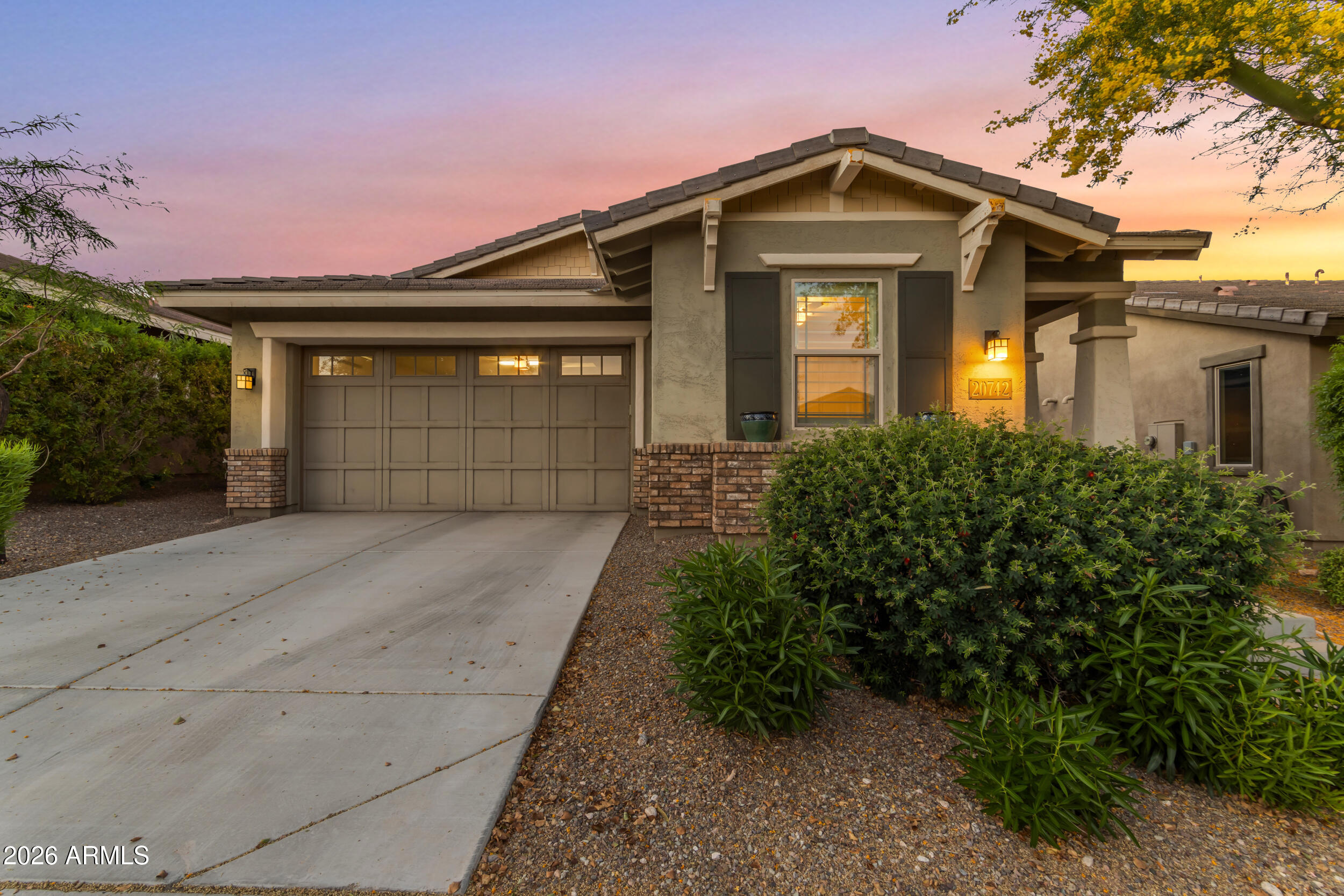 20742 W HILLCREST Boulevard