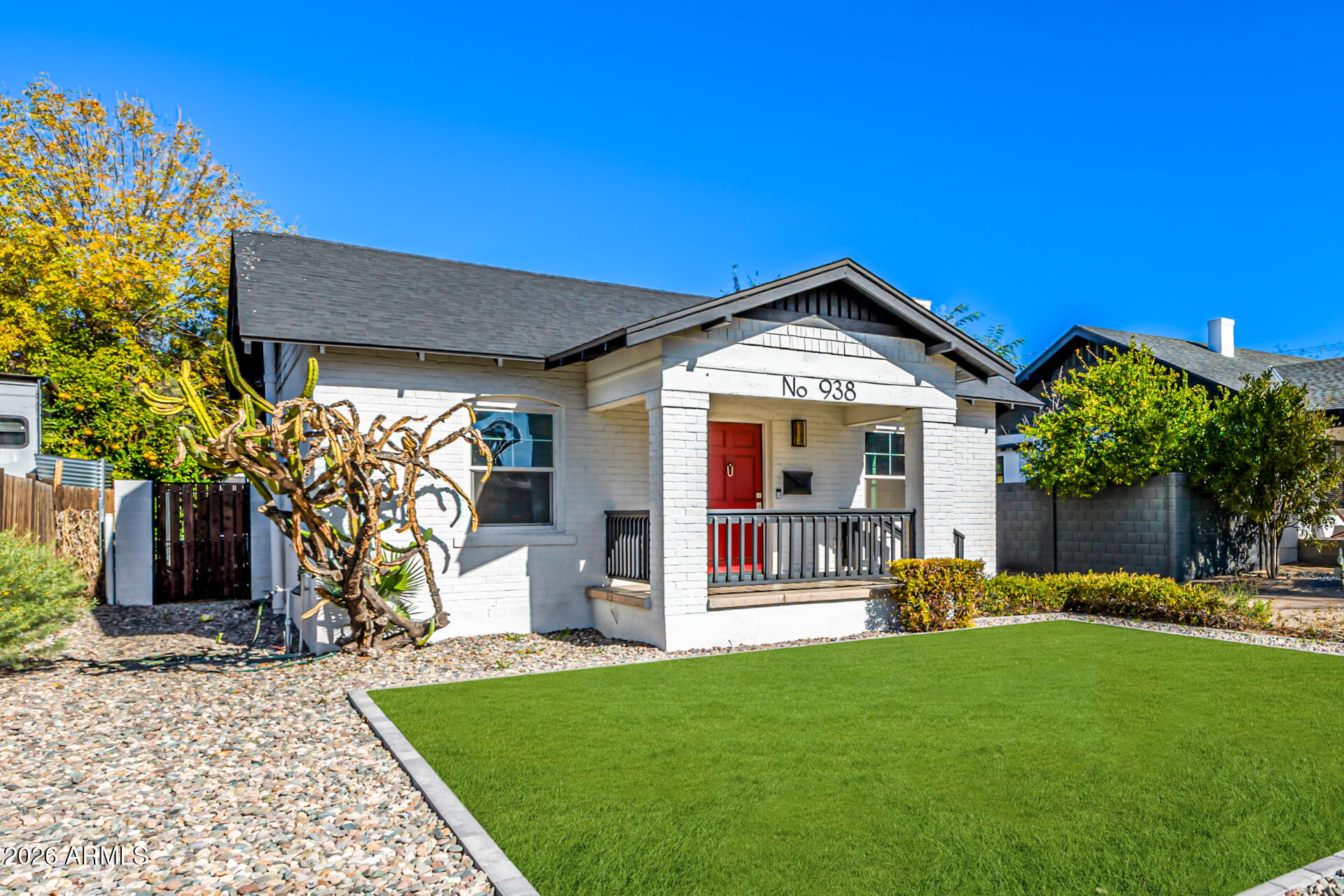 938 E CORONADO Road