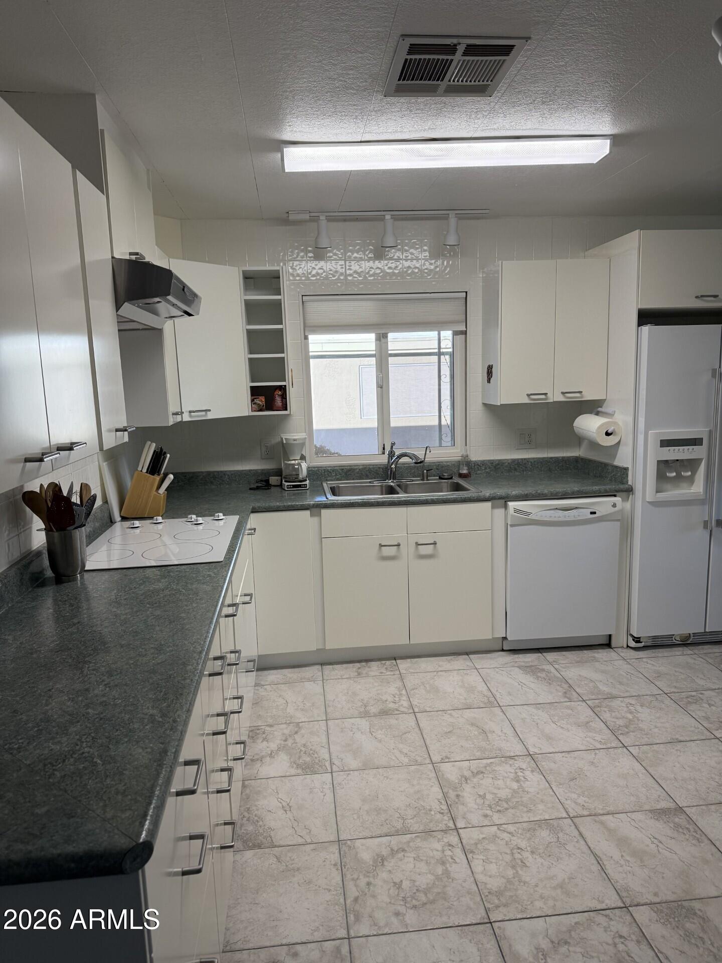 9416 E Lakeside Drive