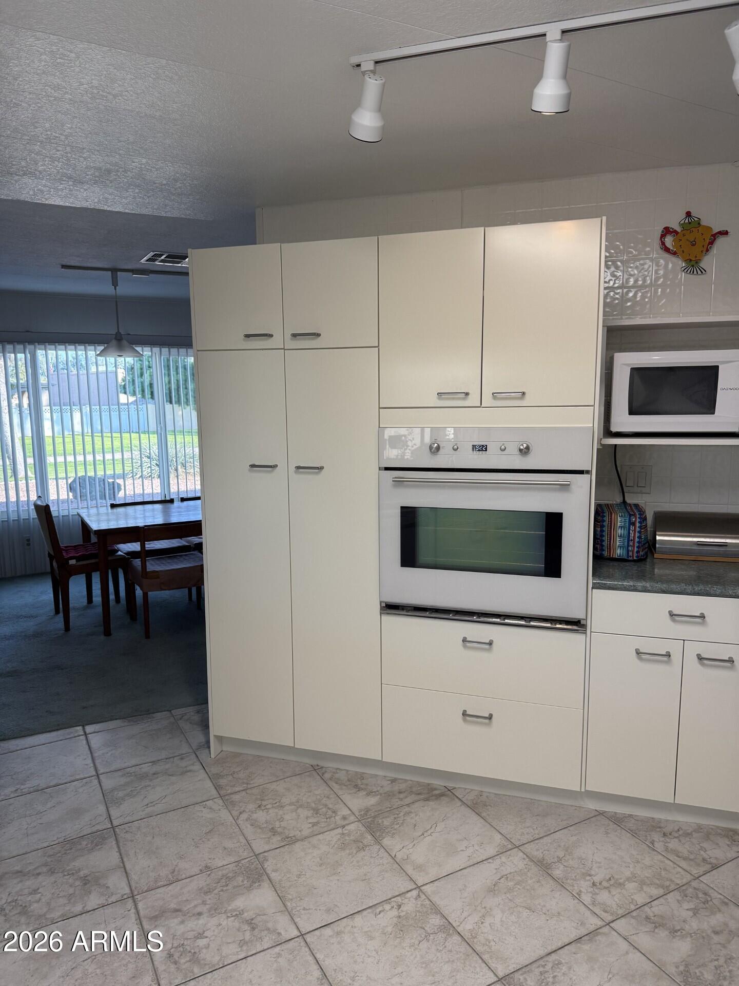 9416 E Lakeside Drive