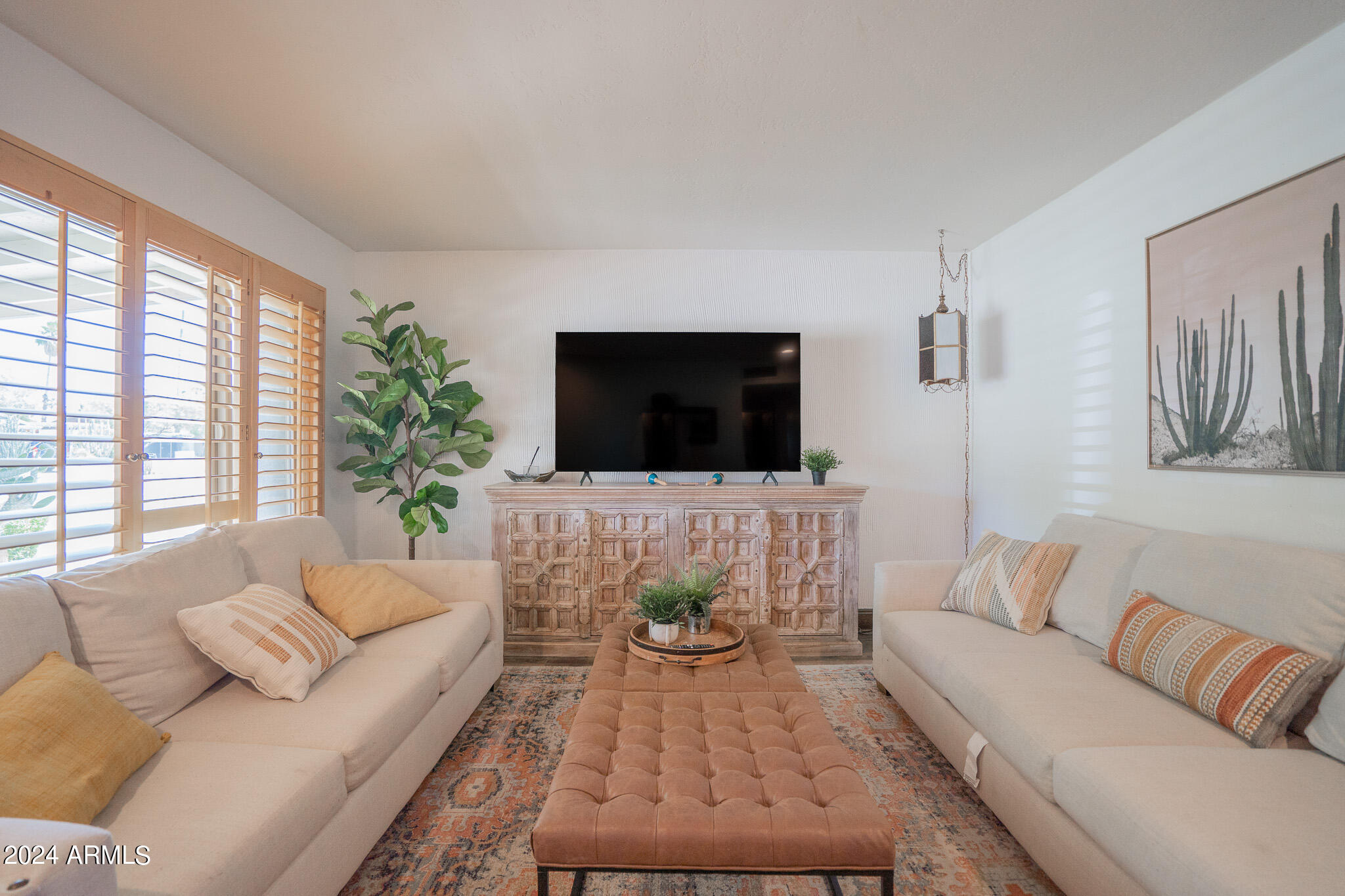 2429 E DAHLIA Drive