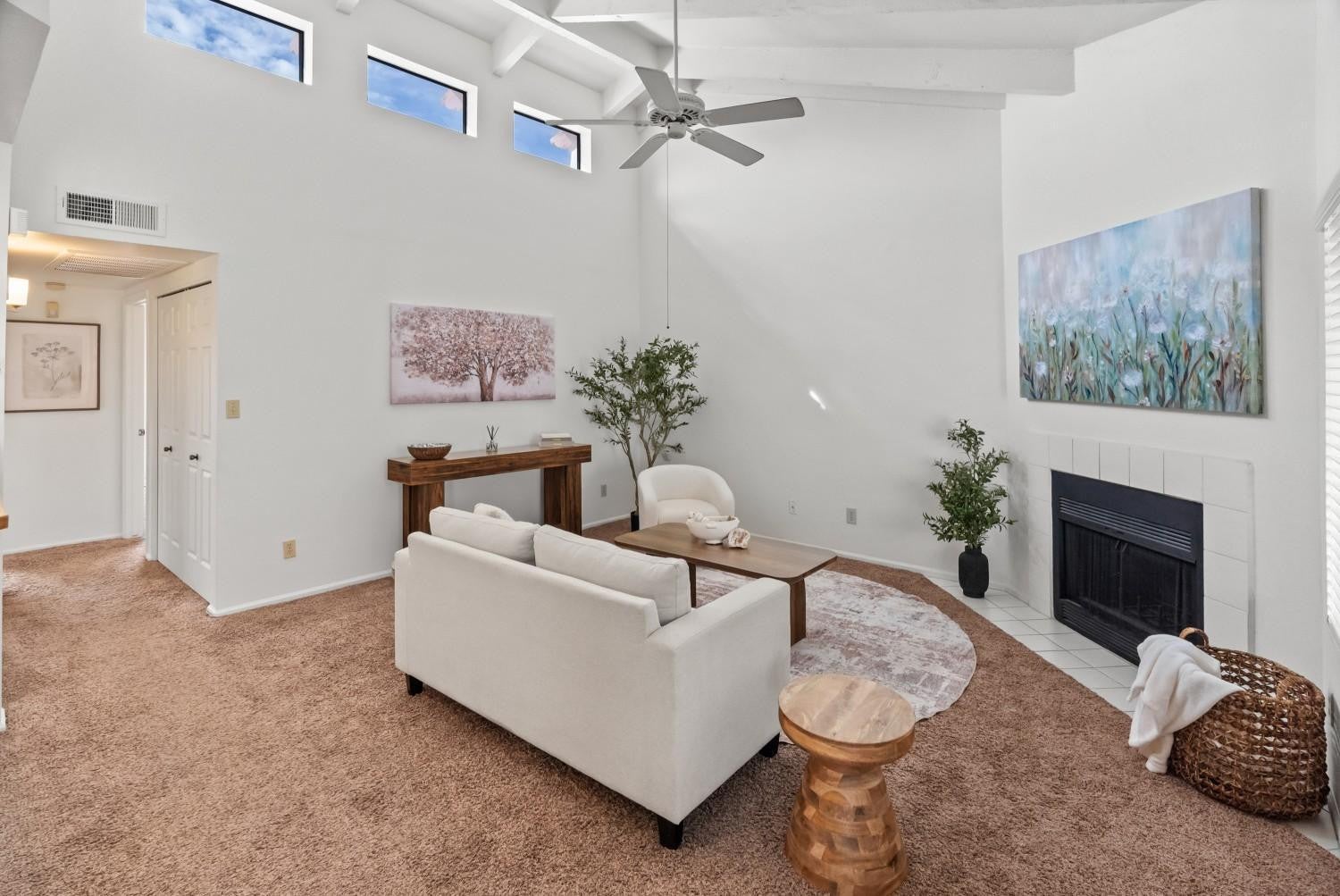 1017 E Maryland -- 213