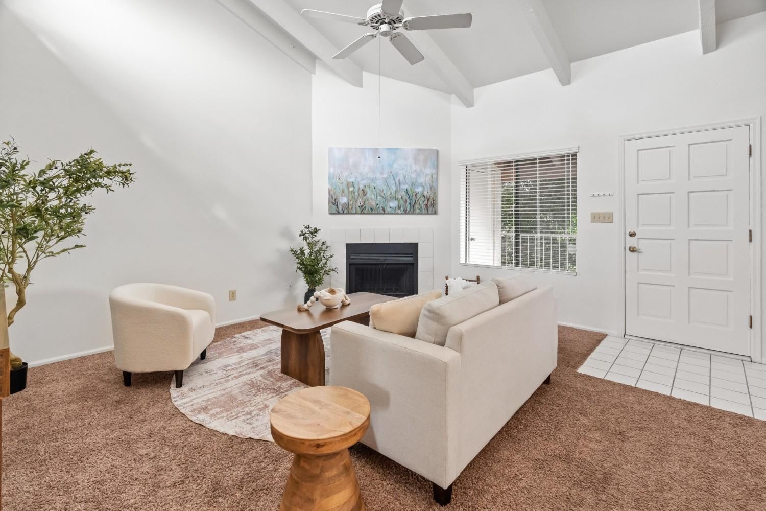 1017 E Maryland -- 213