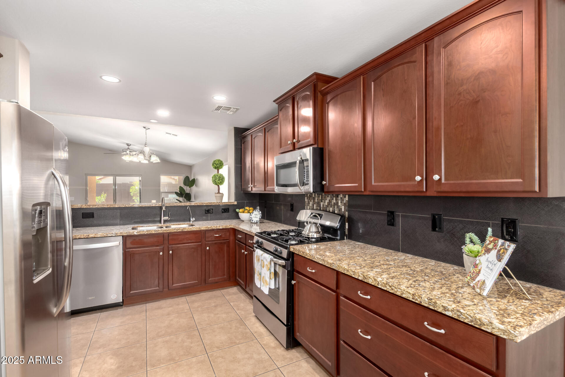 2053 E SADDLEBROOK Court