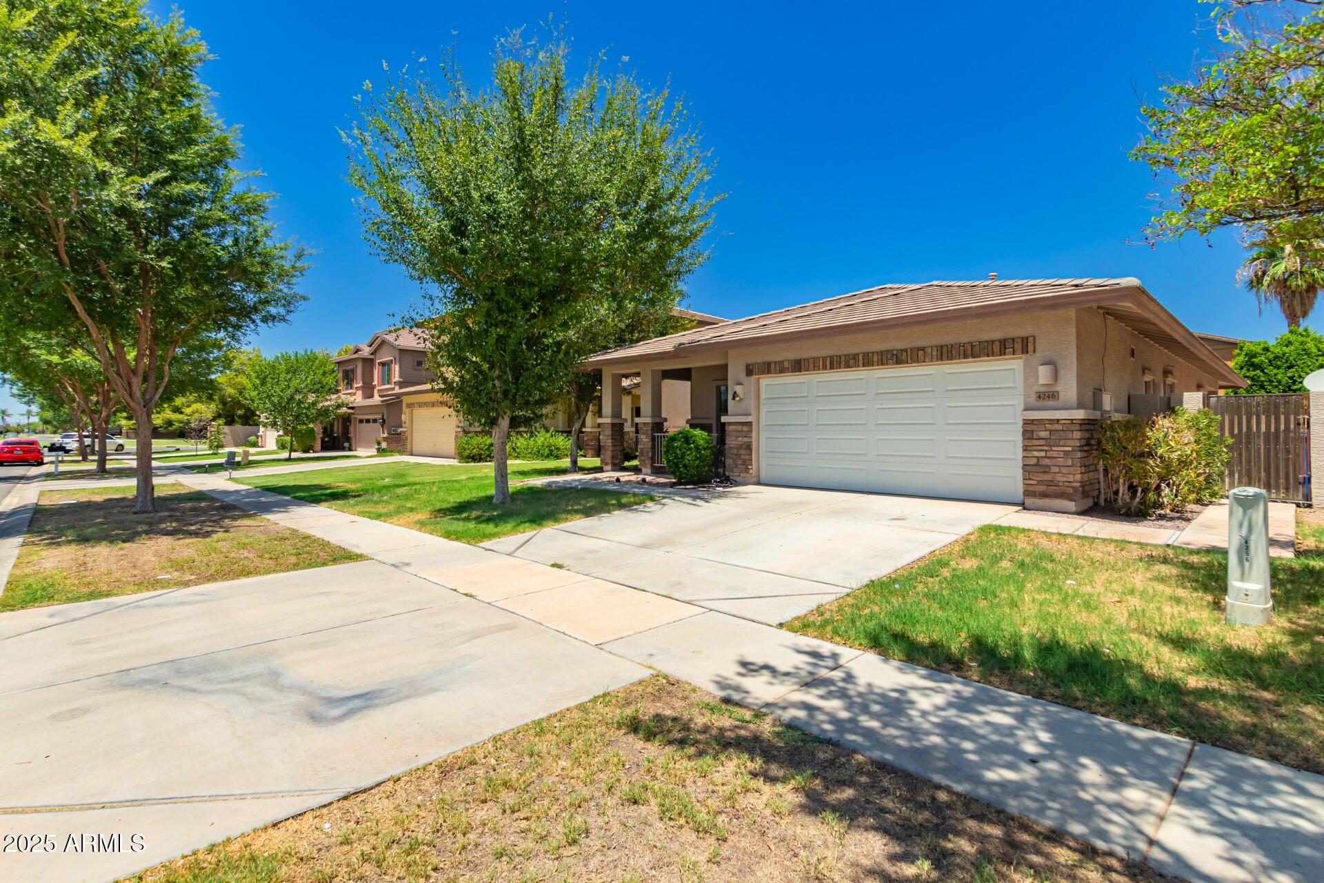 4246 E COTTON Court