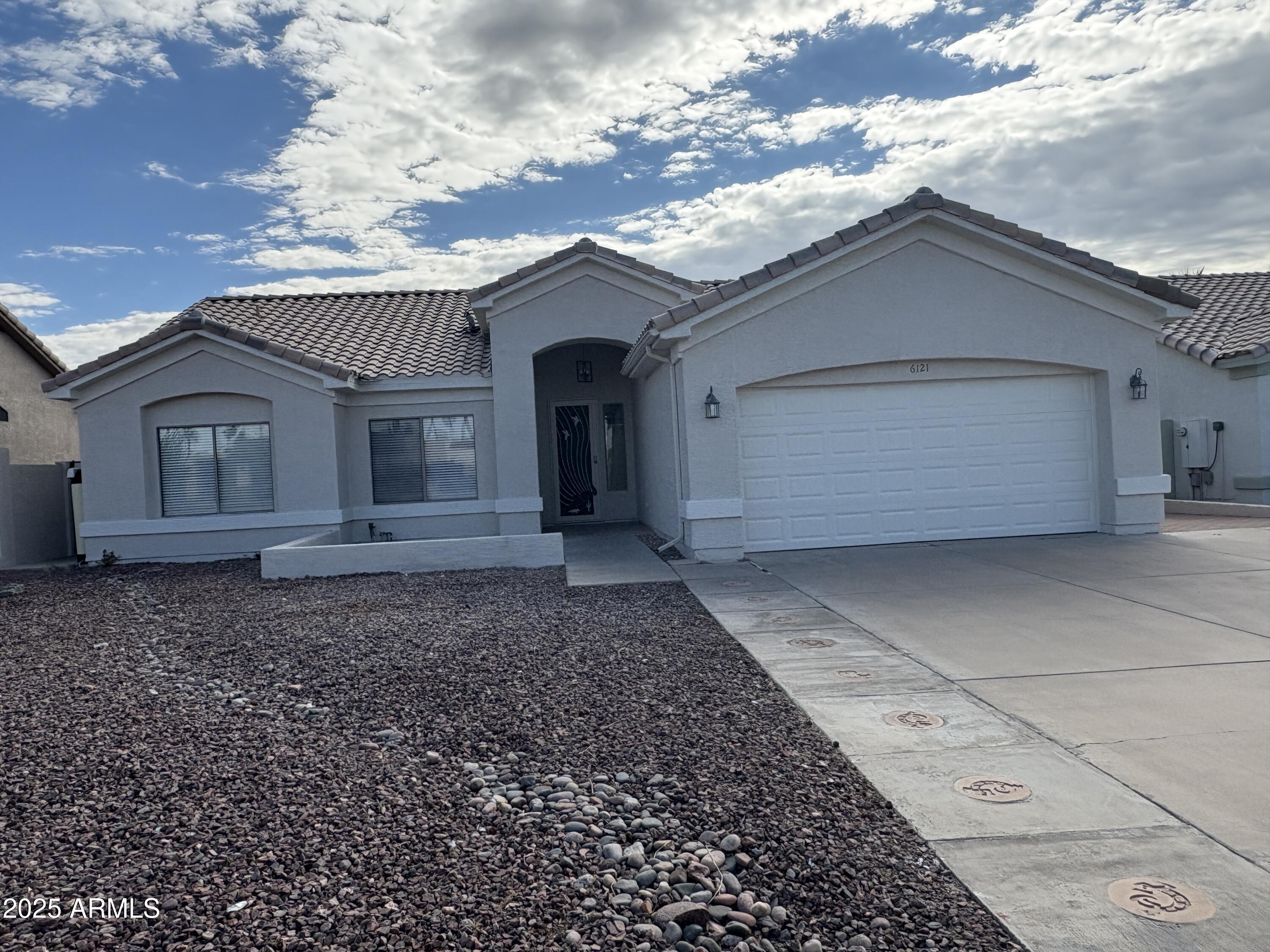 6121 E HERMOSA VISTA Drive