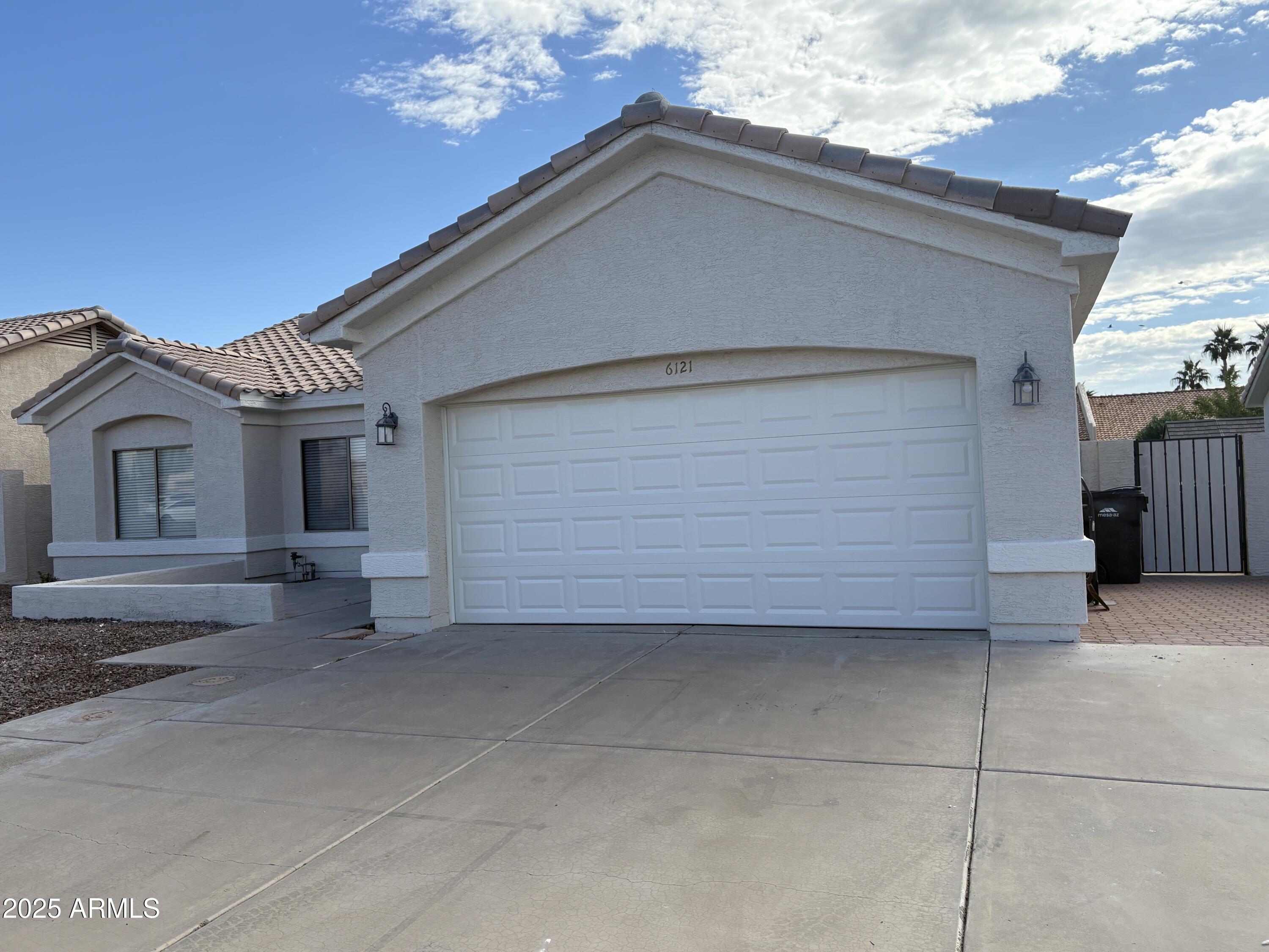 6121 E HERMOSA VISTA Drive