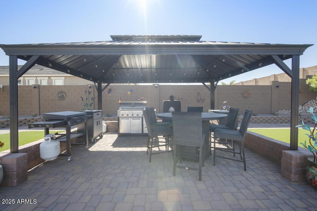 FALCON VIEW - Residential