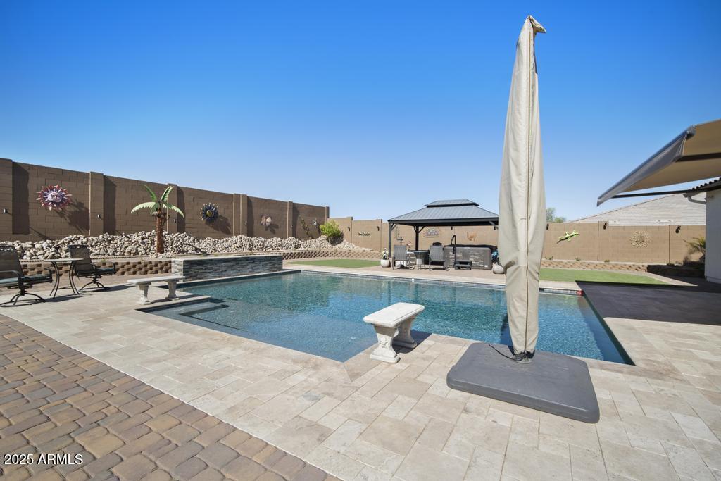 FALCON VIEW - Residential