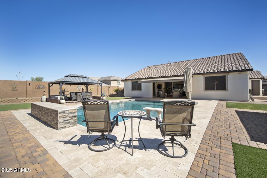 FALCON VIEW - Residential