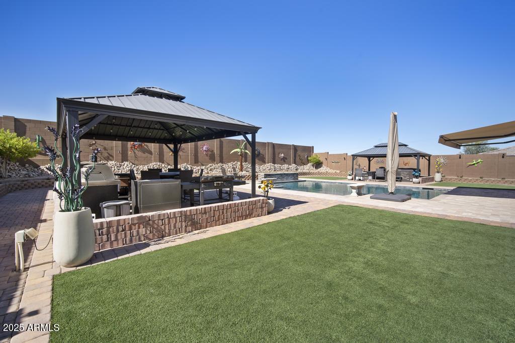 FALCON VIEW - Residential