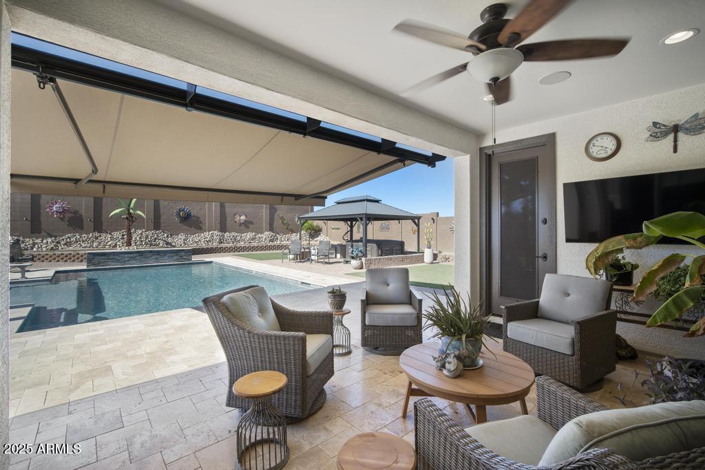 FALCON VIEW - Residential