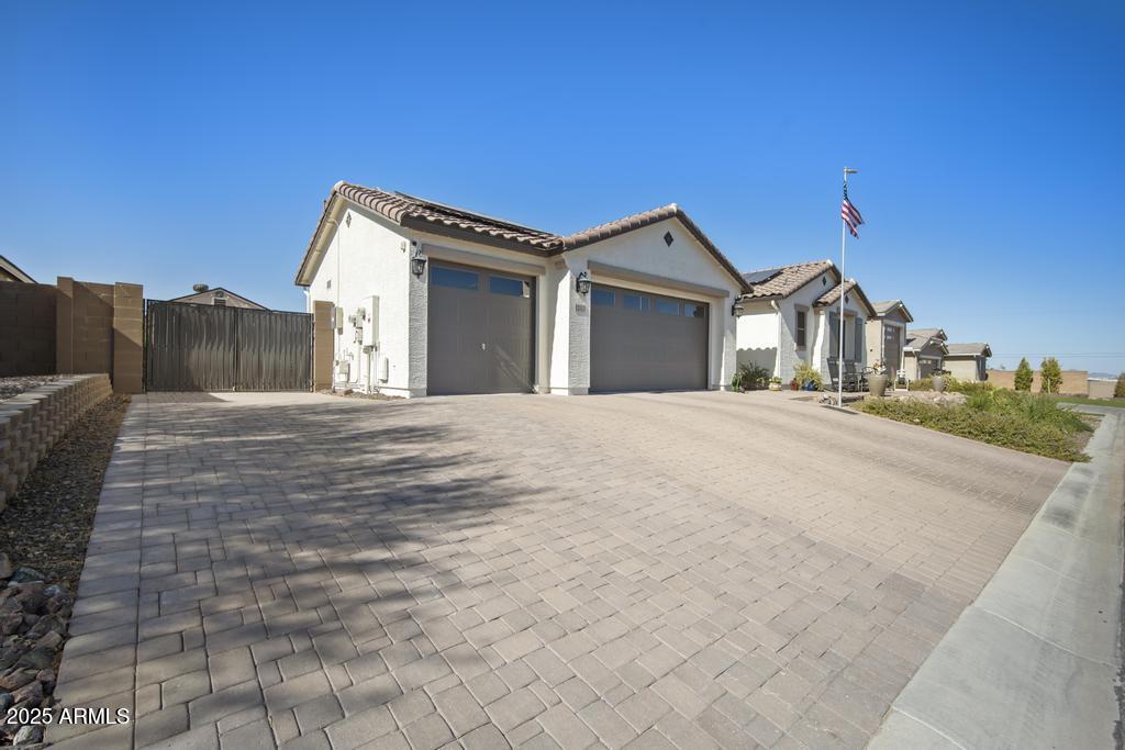 FALCON VIEW - Residential