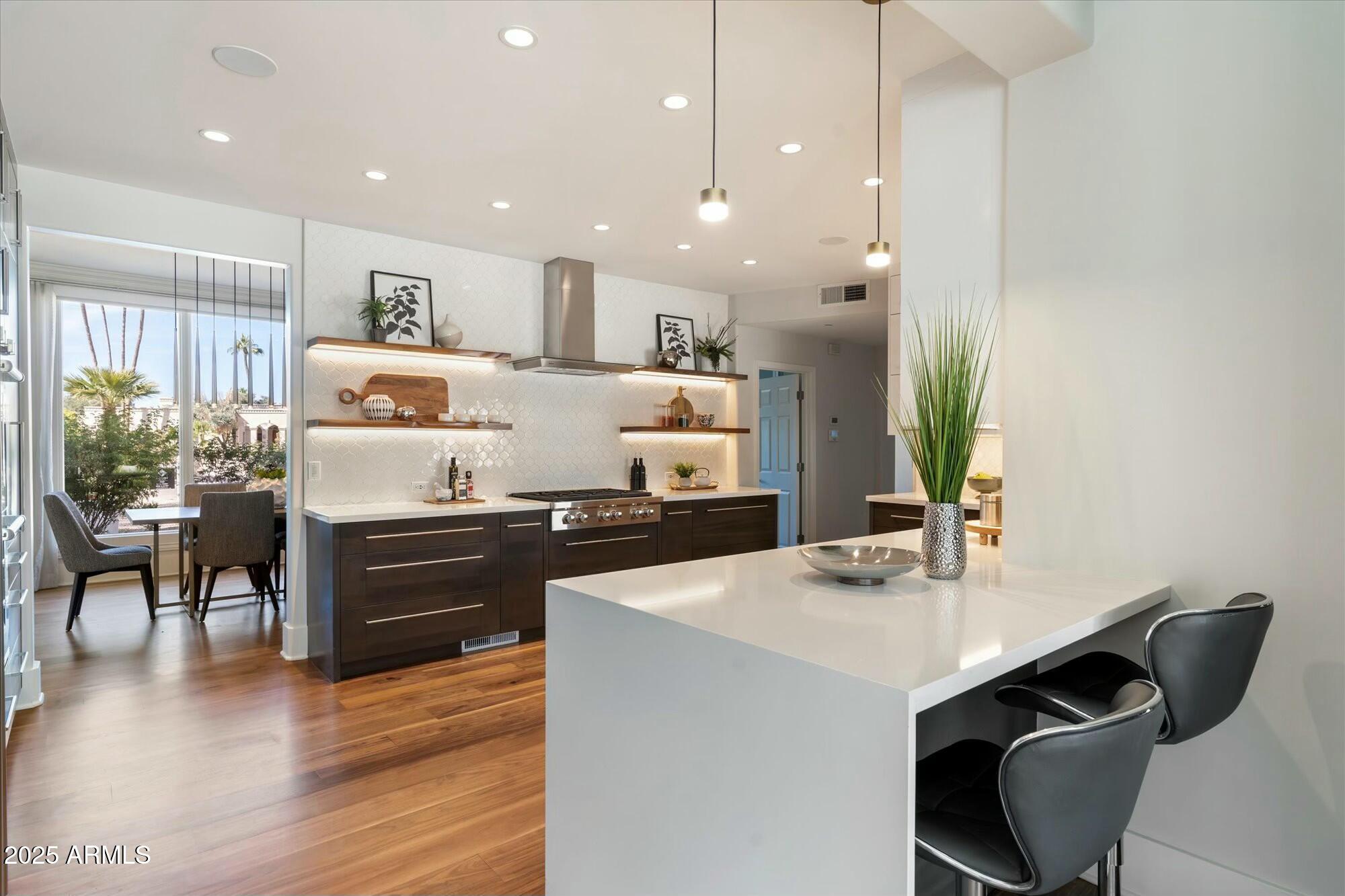6039 E LAUREL Lane